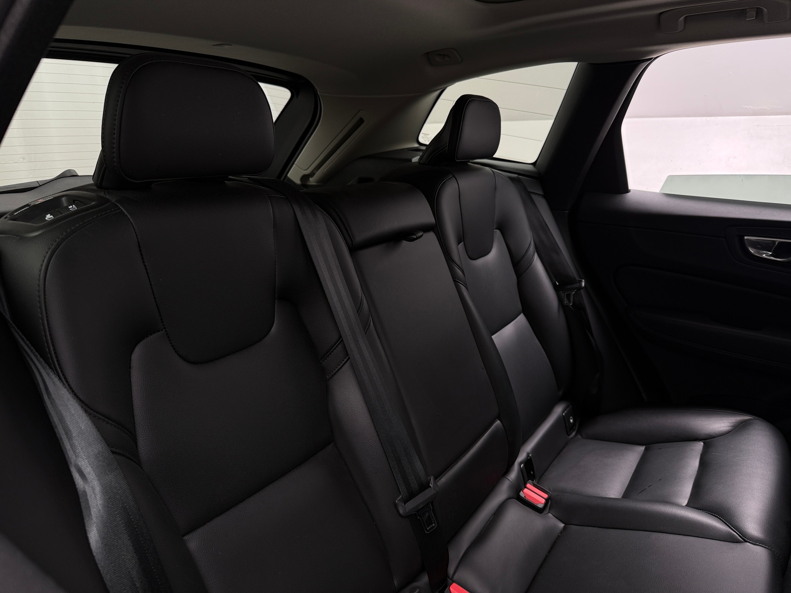 Thumbnail: 2023 Volvo XC60 - 6