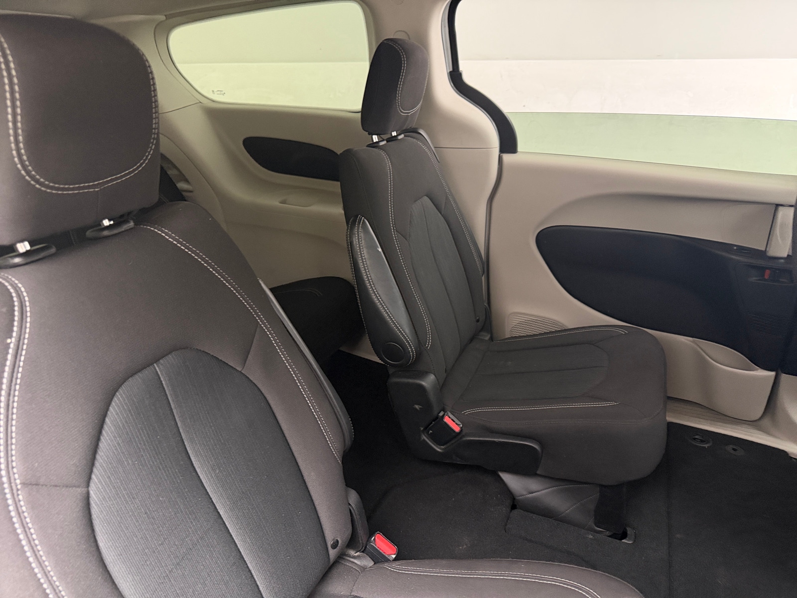 Thumbnail: 2024 Chrysler Voyager - 6