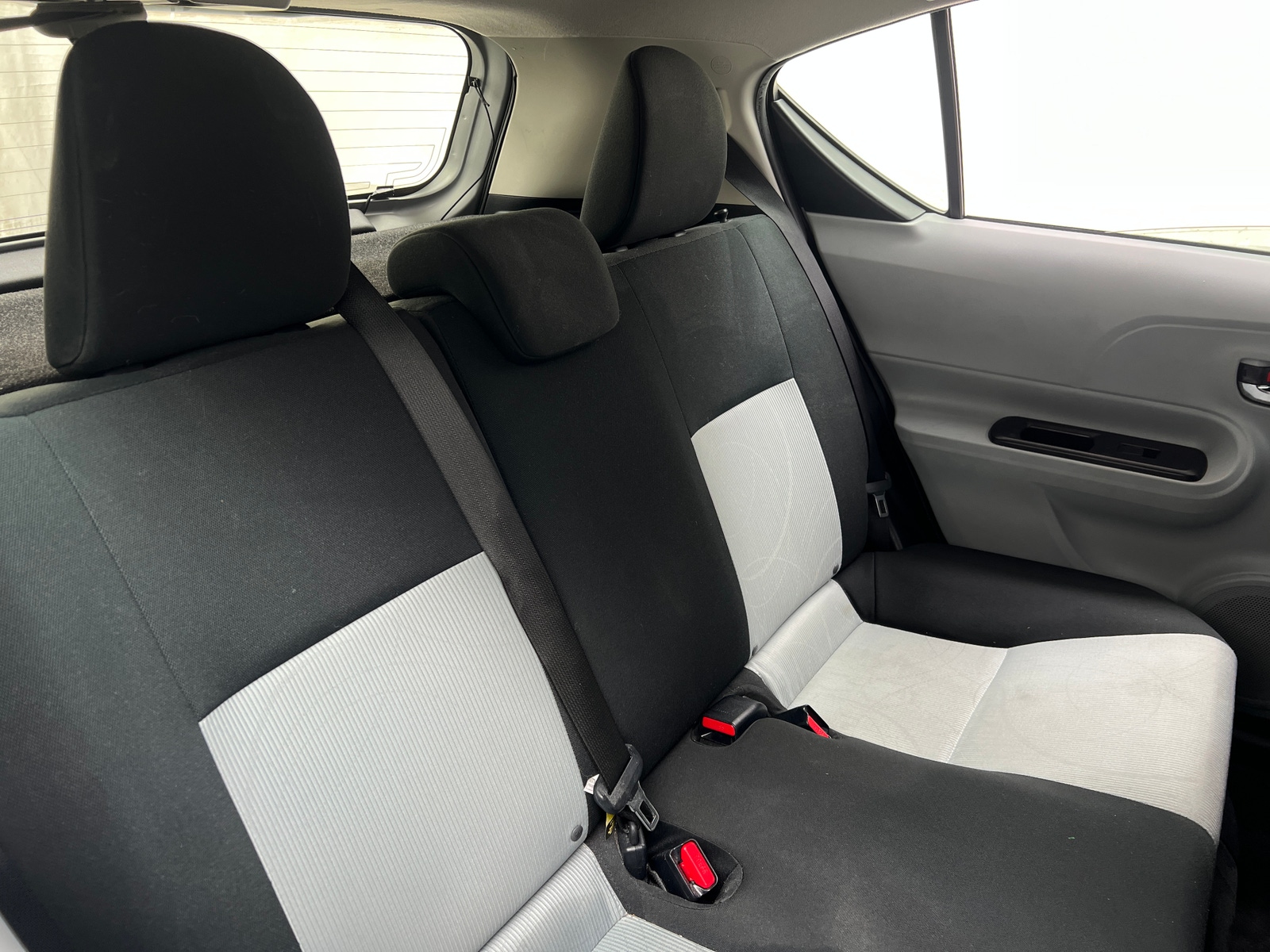 Thumbnail: 2013 Toyota Prius c - 6