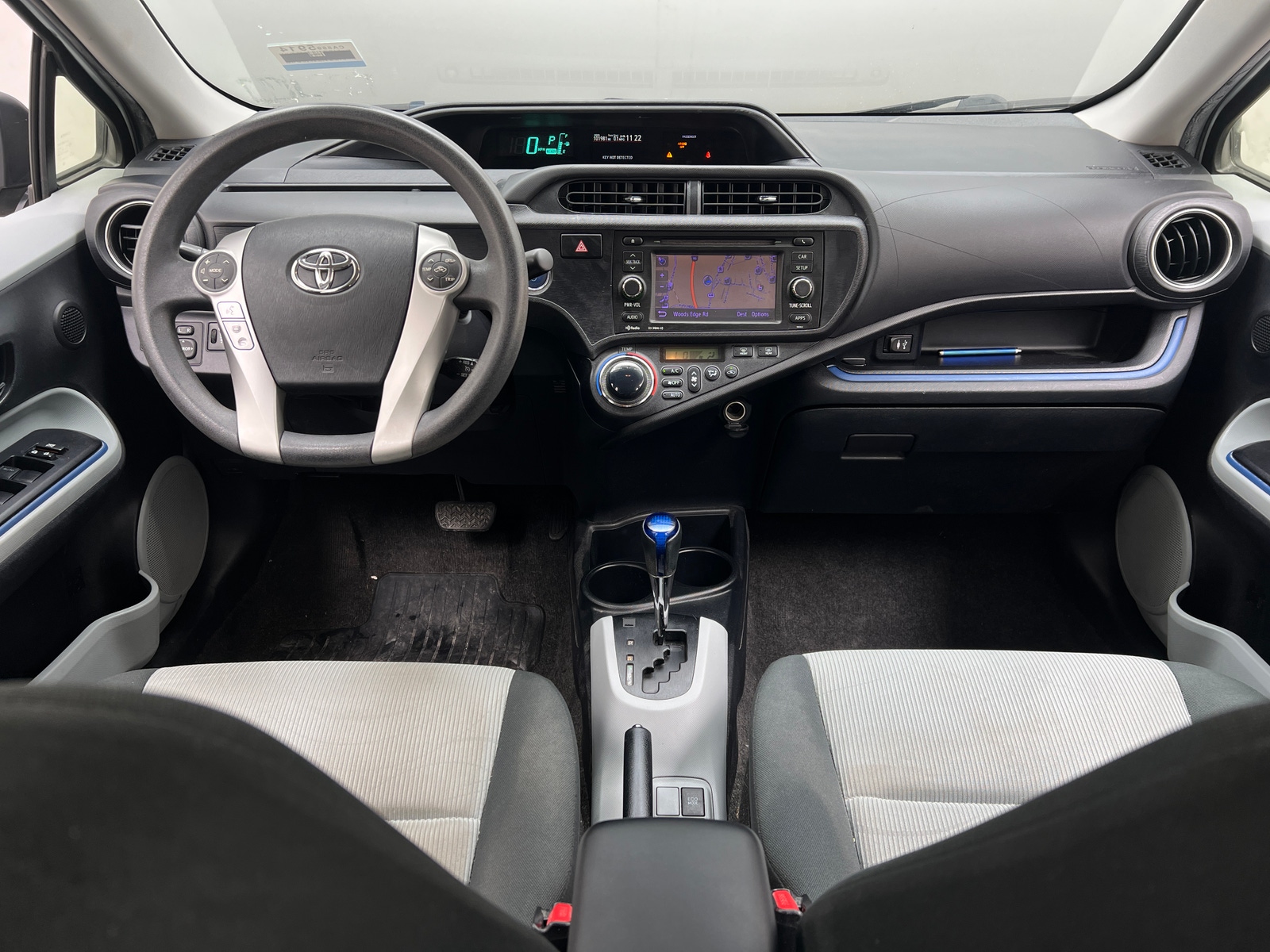Thumbnail: 2013 Toyota Prius c - 3