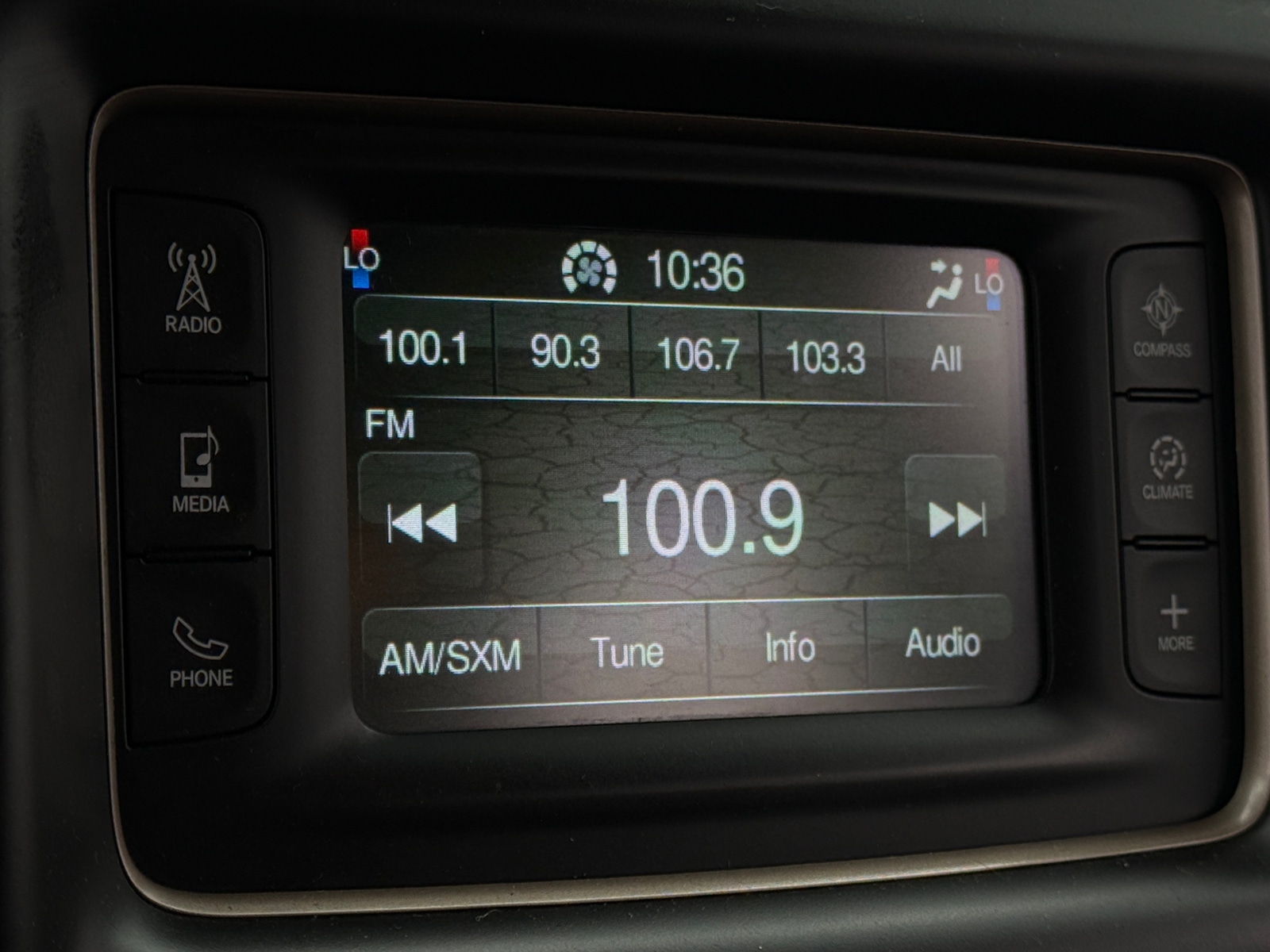 Thumbnail: 2015 Jeep Grand Cherokee - 4