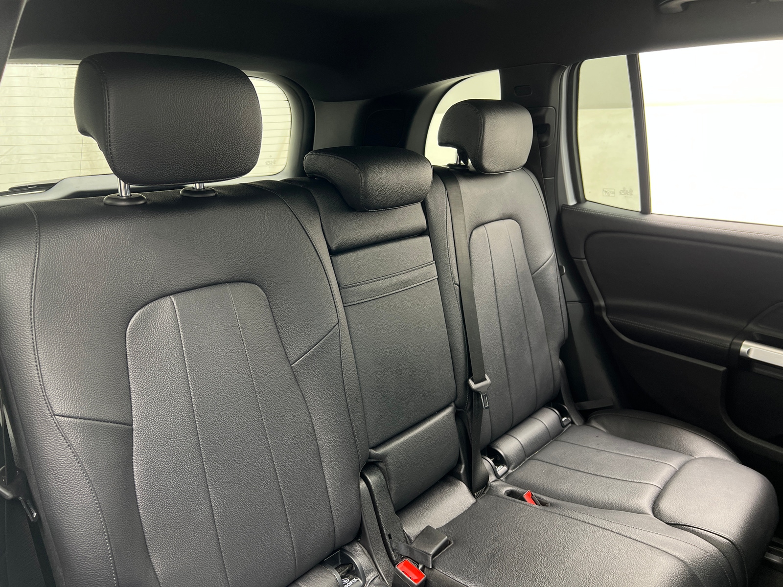 Thumbnail: 2020 Mercedes-Benz GLB - 5
