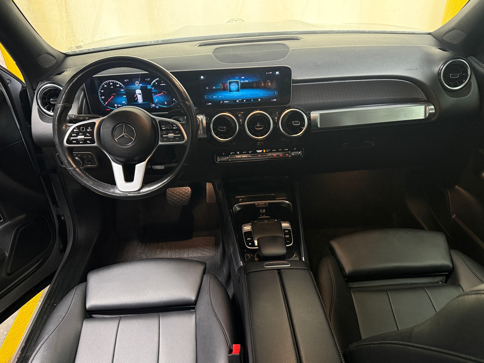 Thumbnail: 2020 Mercedes-Benz GLB - 2
