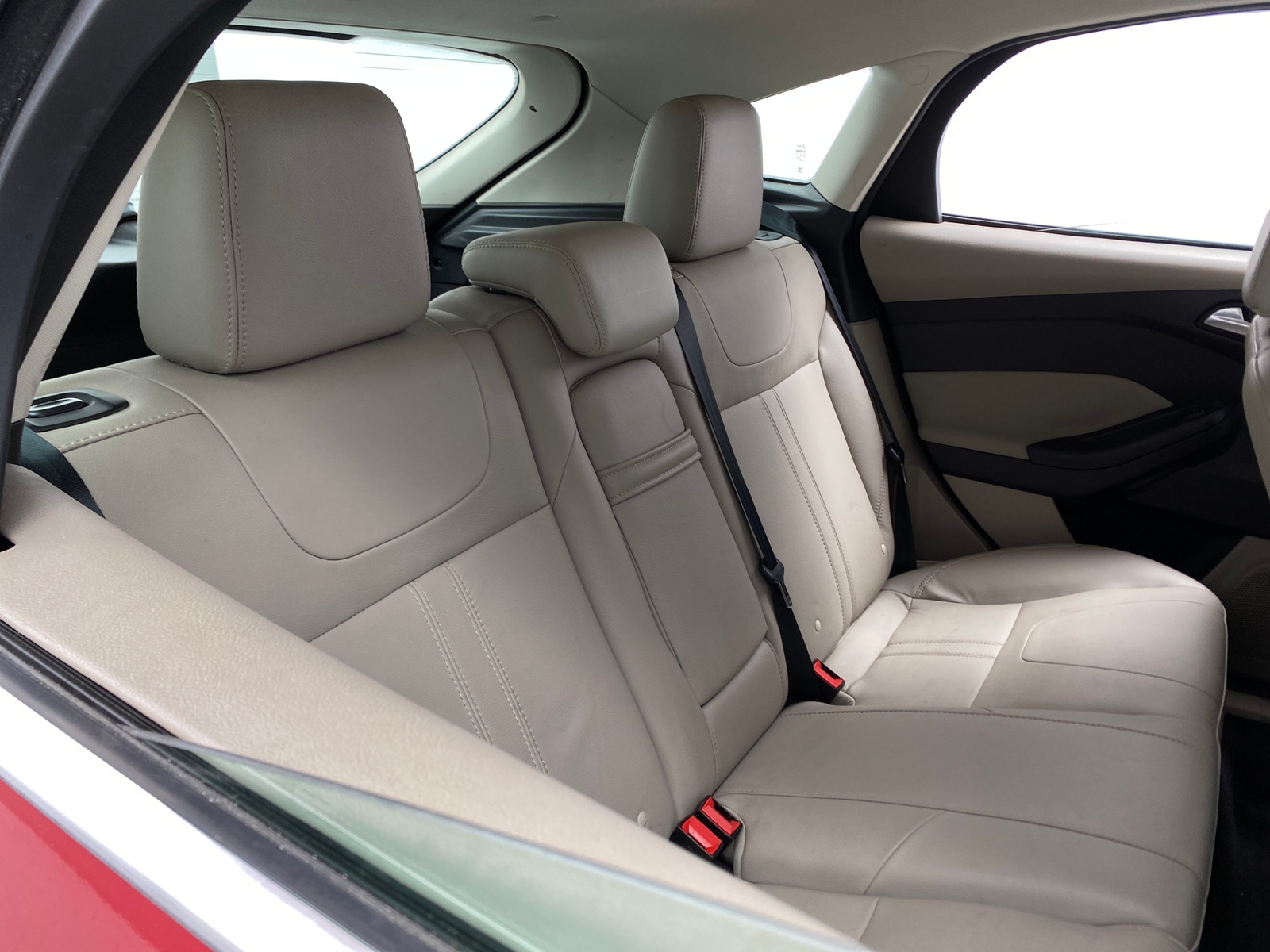 Thumbnail: 2012 Ford Focus - 6