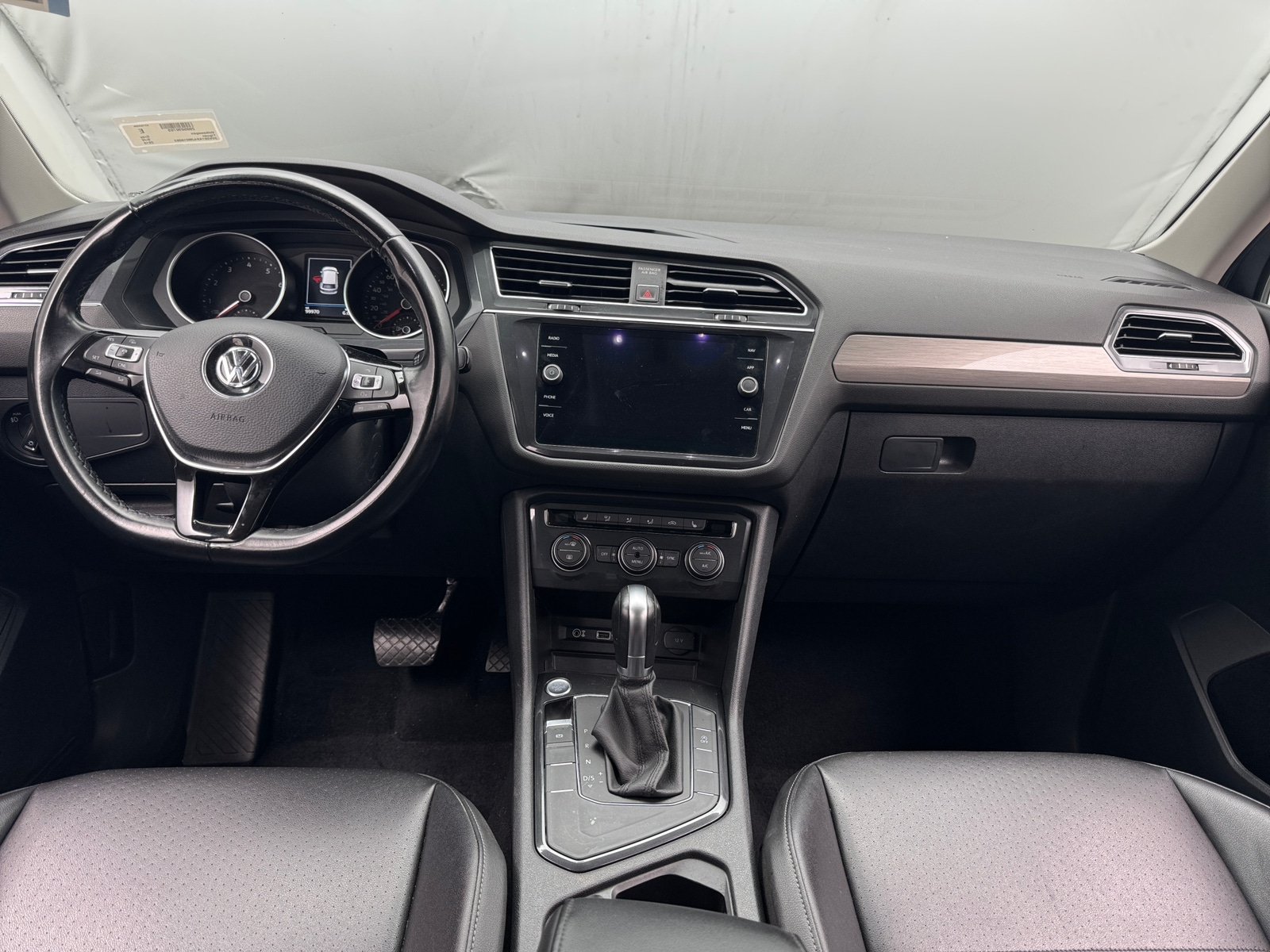 Thumbnail: 2018 Volkswagen Tiguan - 2