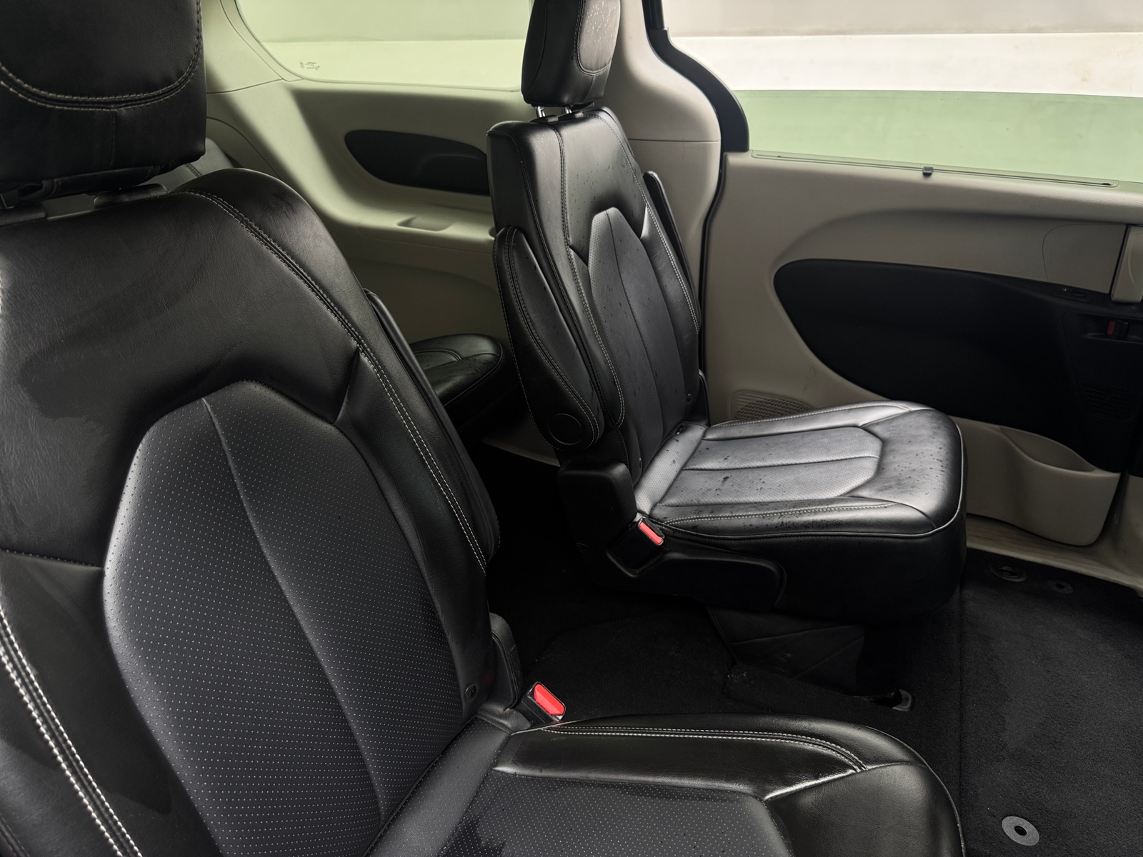 Thumbnail: 2024 Chrysler Pacifica - 5