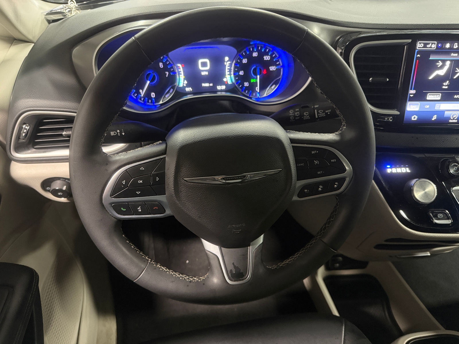 Thumbnail: 2024 Chrysler Pacifica - 4