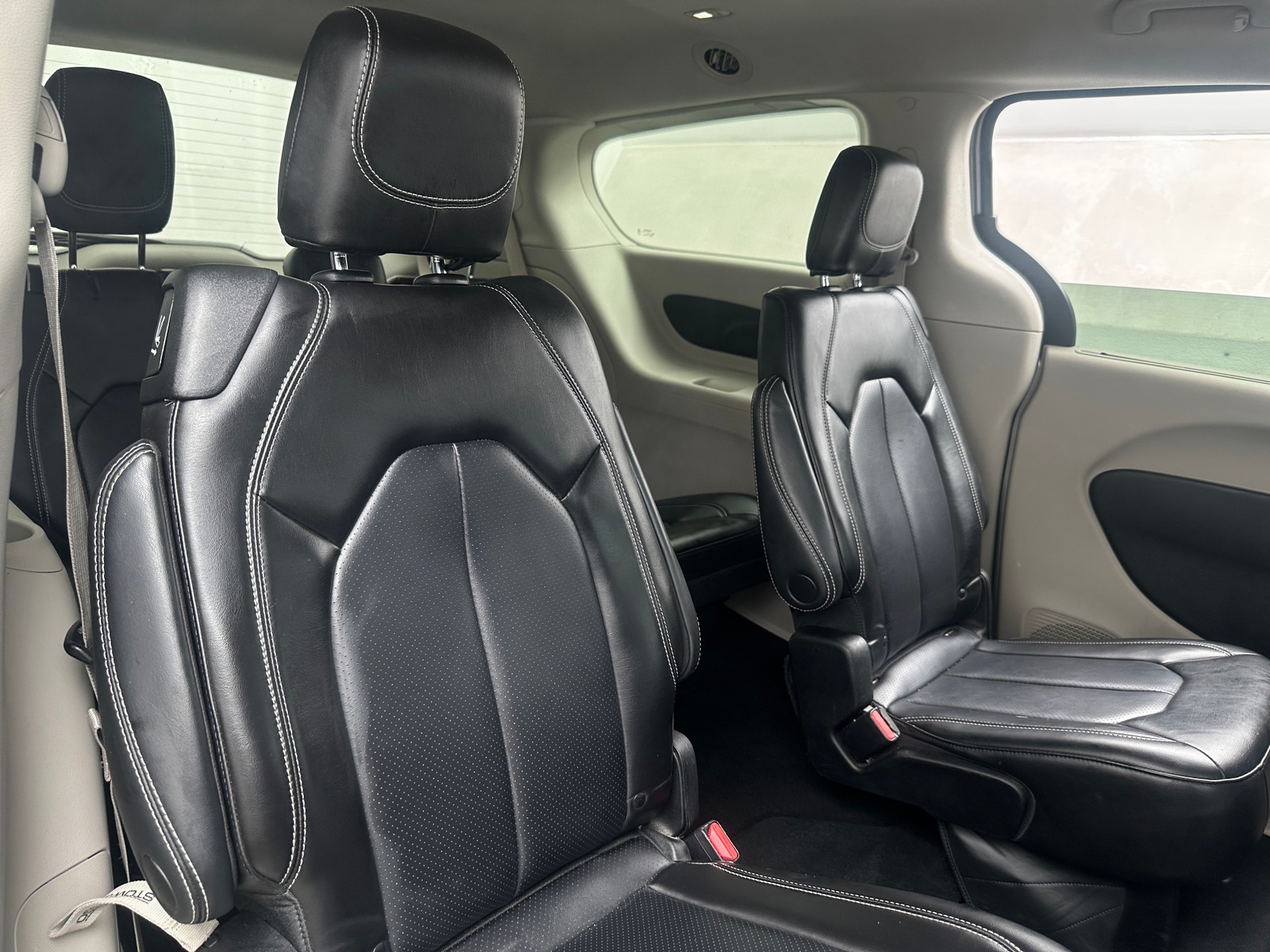 Thumbnail: 2023 Chrysler Pacifica - 5