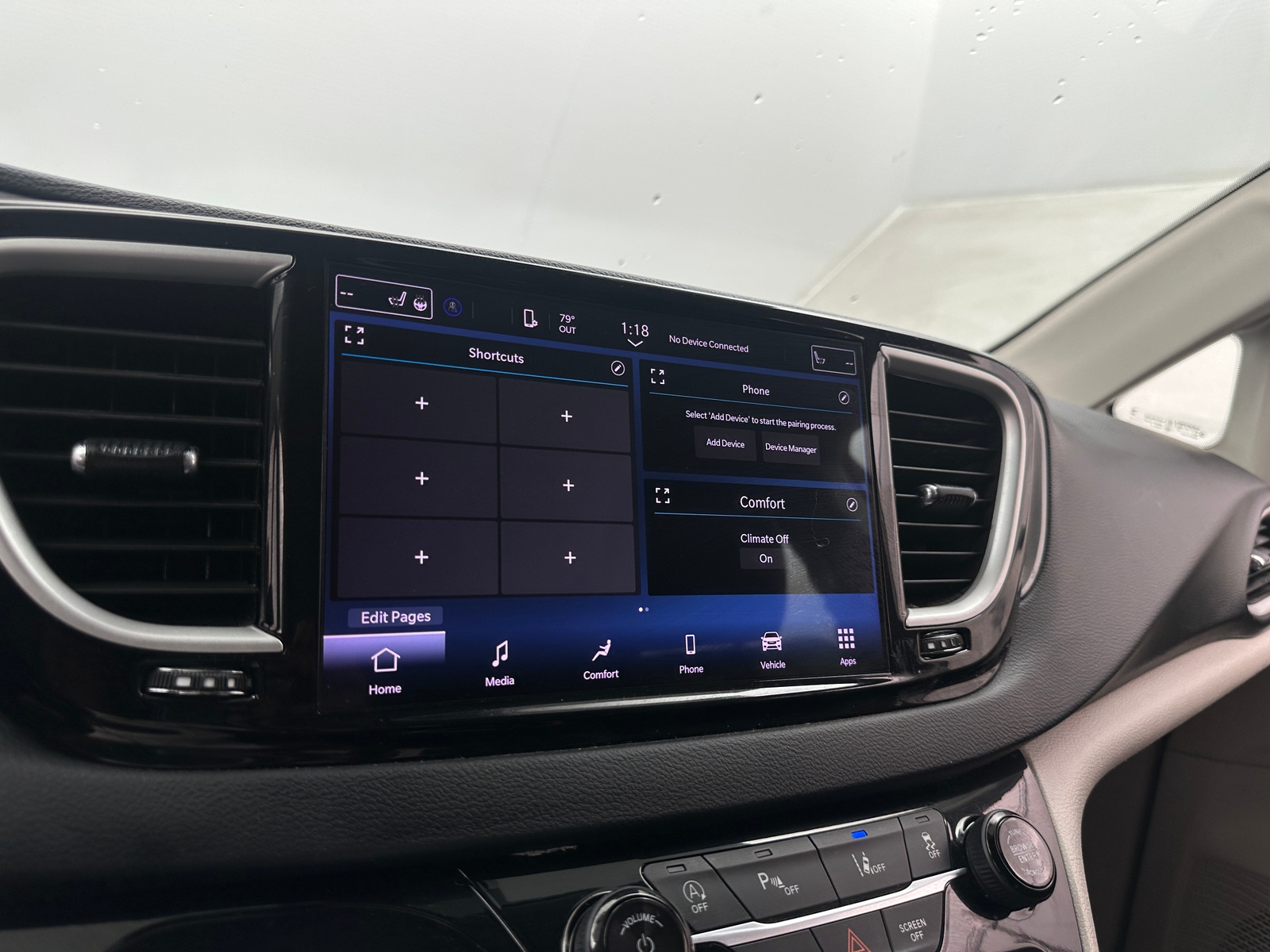 Thumbnail: 2023 Chrysler Pacifica - 3