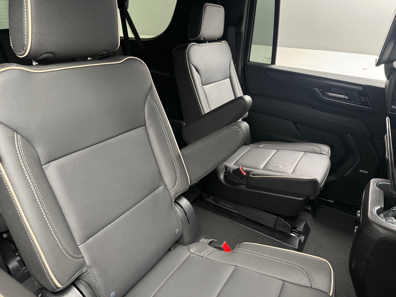 Thumbnail: 2026 GMC Yukon XL - 5