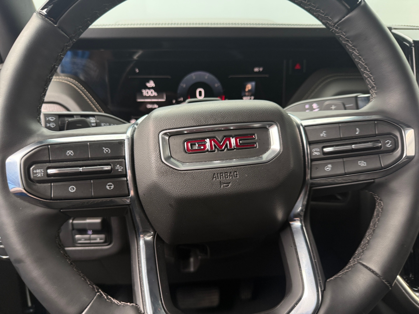 Thumbnail: 2026 GMC Yukon XL - 4