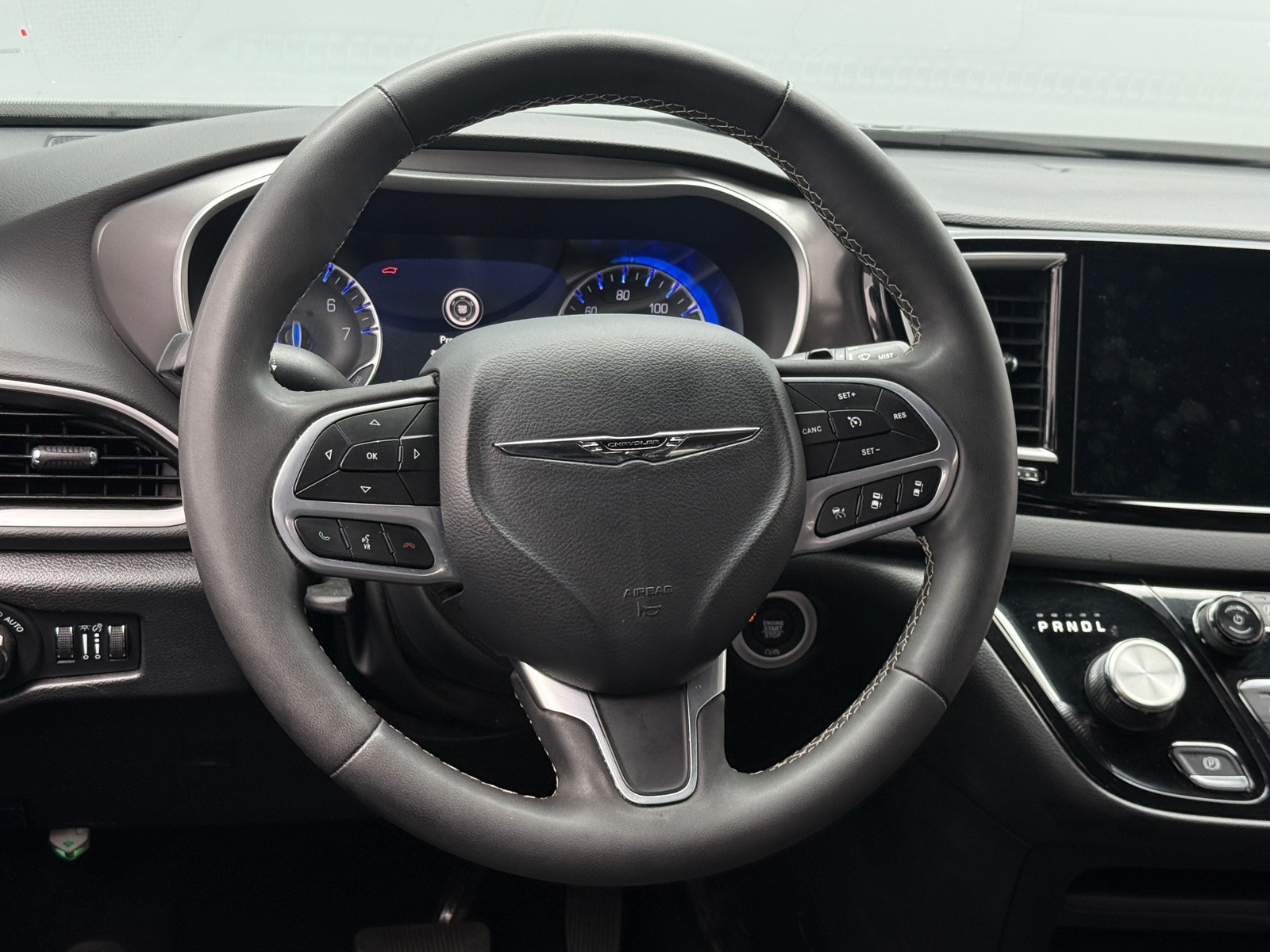 Thumbnail: 2025 Chrysler Pacifica - 4