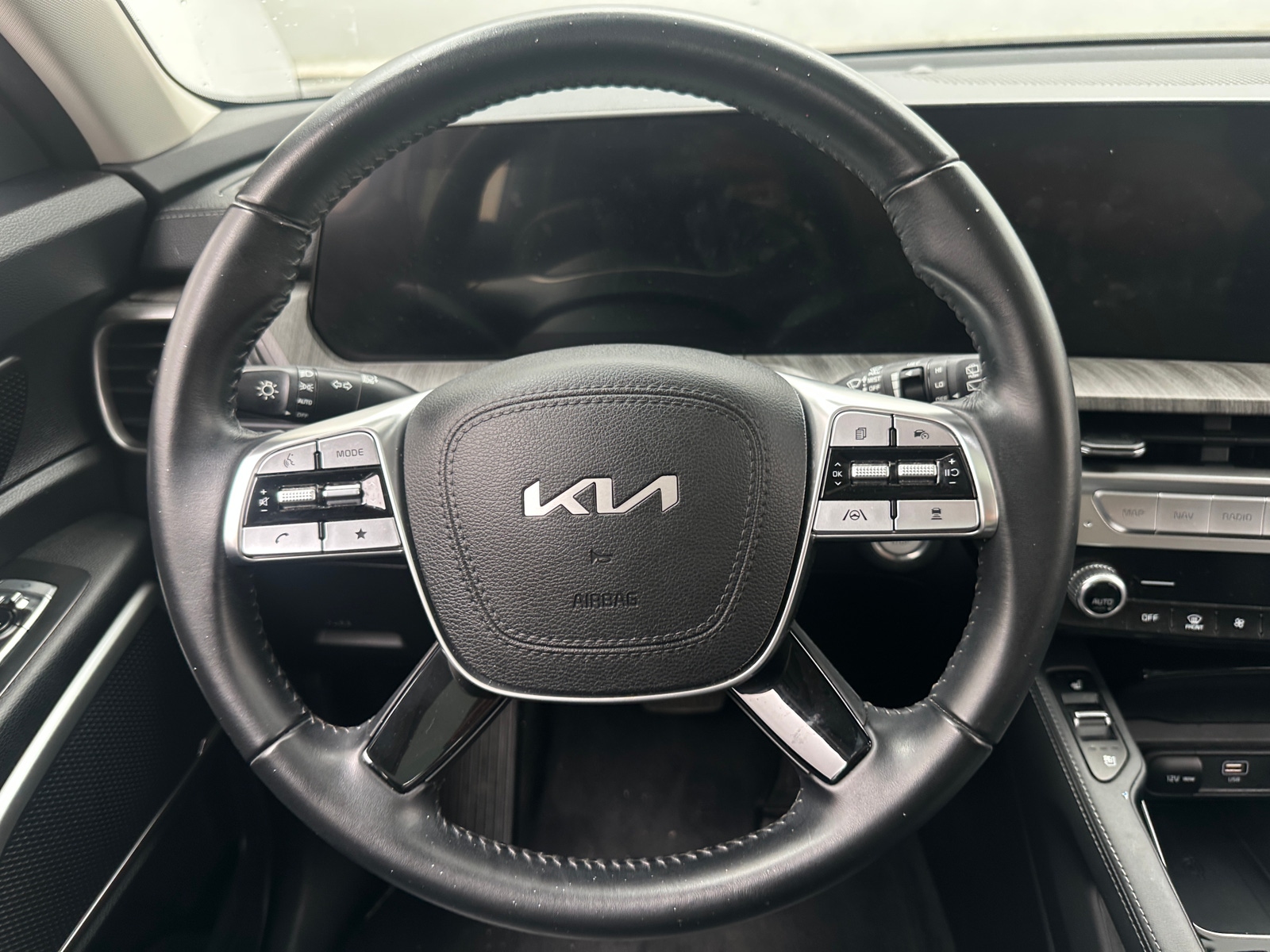 Thumbnail: 2023 Kia Telluride - 4