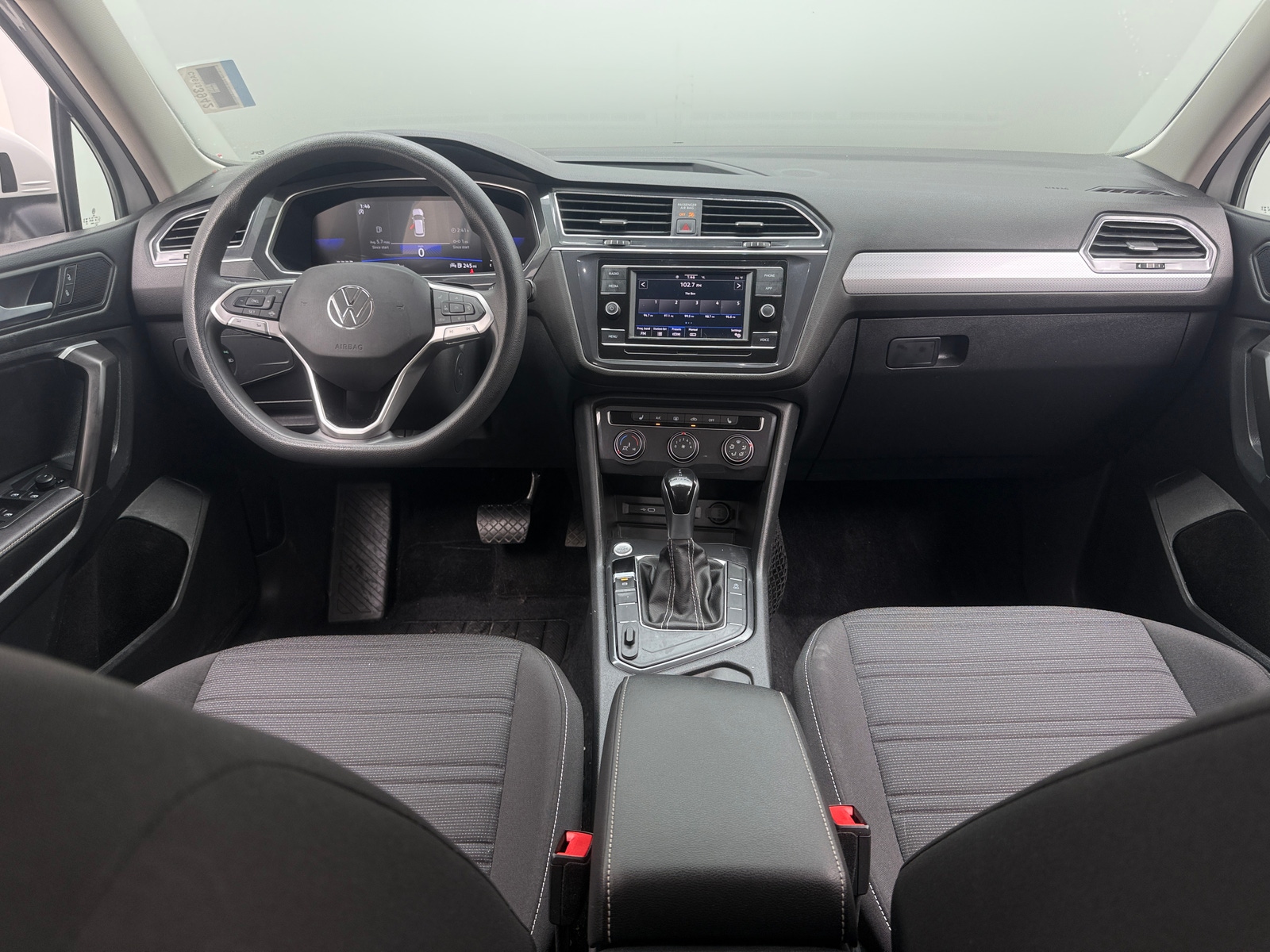 Thumbnail: 2023 Volkswagen Tiguan - 3