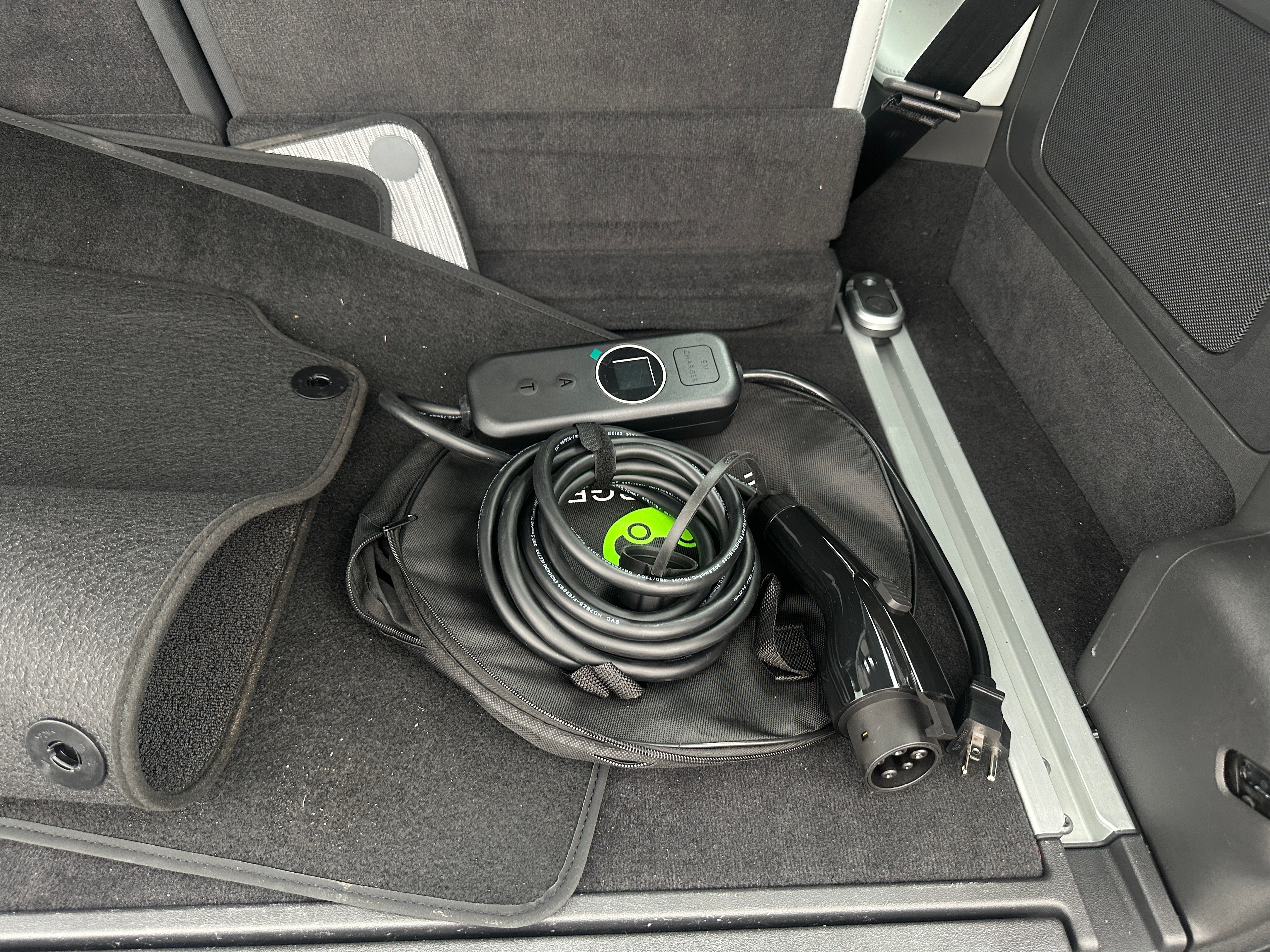 Used 2025 Rivian R1S Adventure with VIN 7PDSGBBA5SN075085 for sale in Auburn, WA