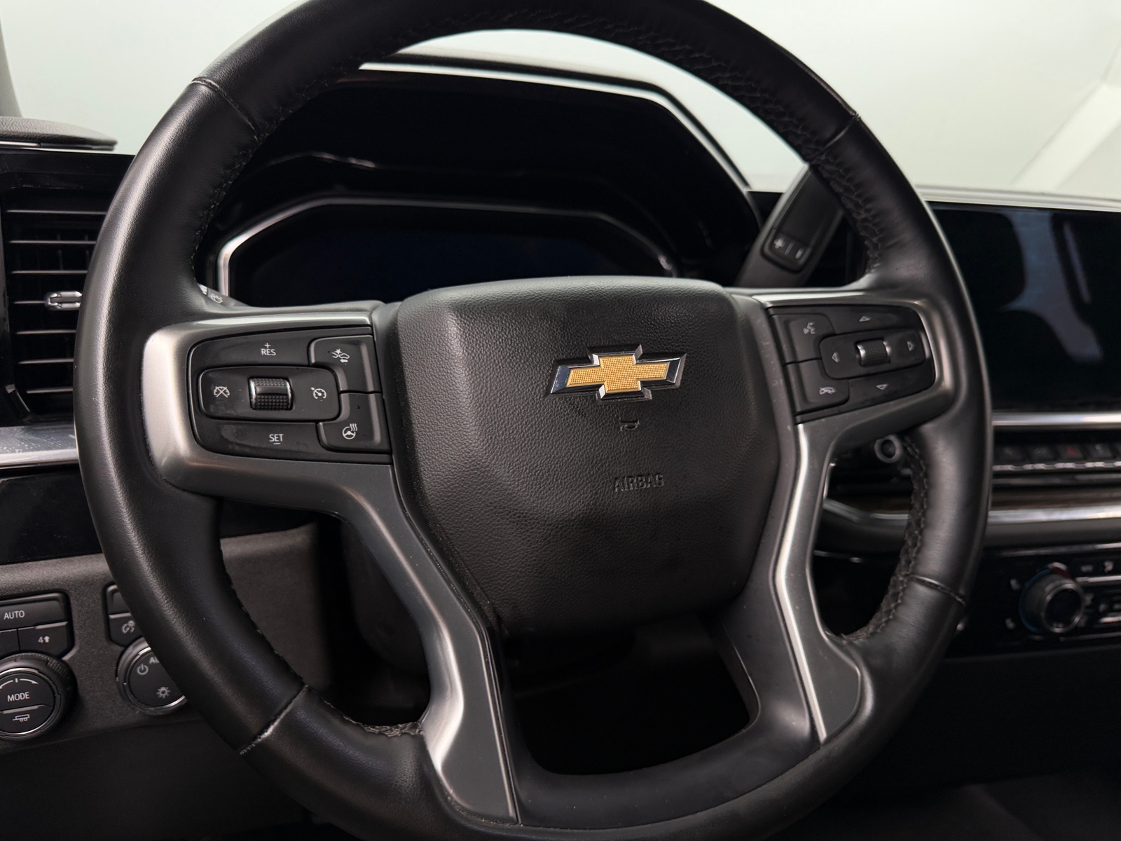 Thumbnail: 2023 Chevrolet Silverado 1500 - 5