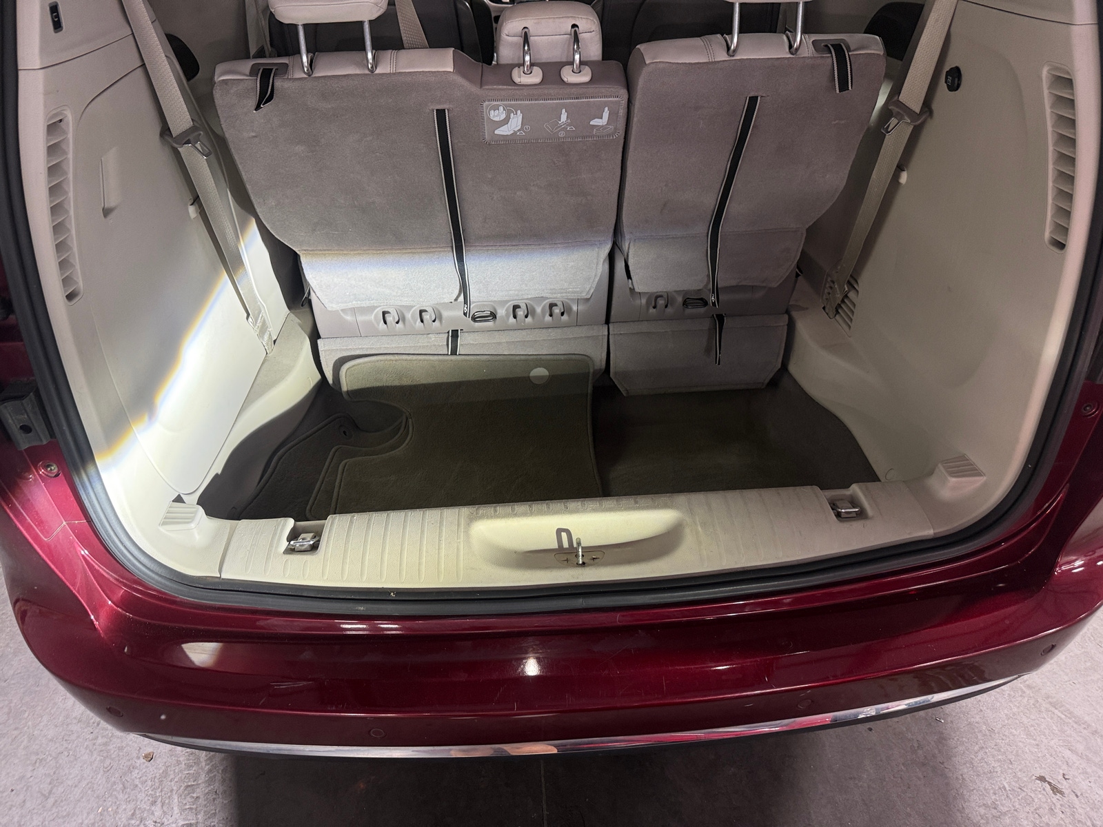 Thumbnail: 2017 Chrysler Pacifica - 6
