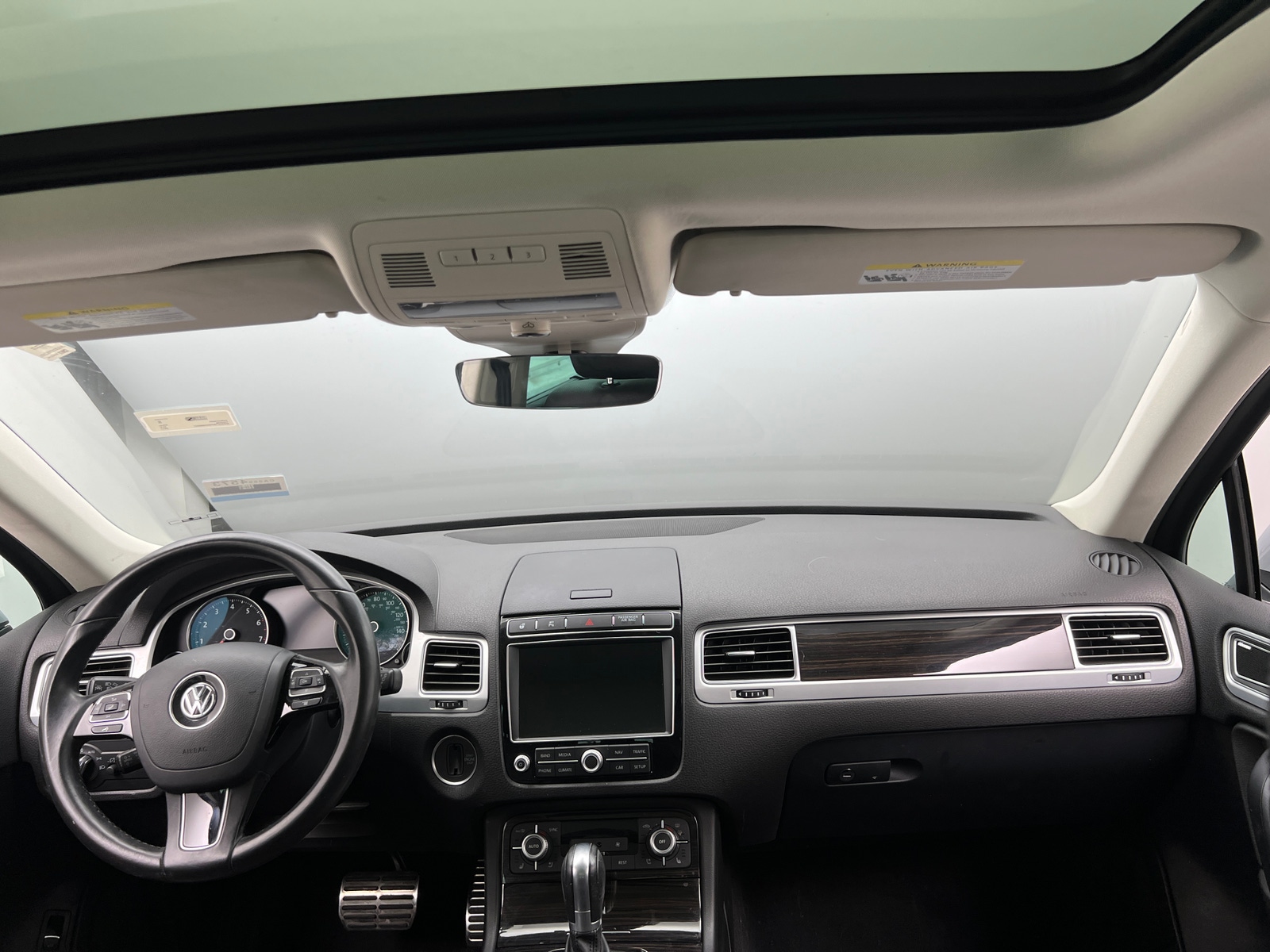 Thumbnail: 2017 Volkswagen Touareg - 2