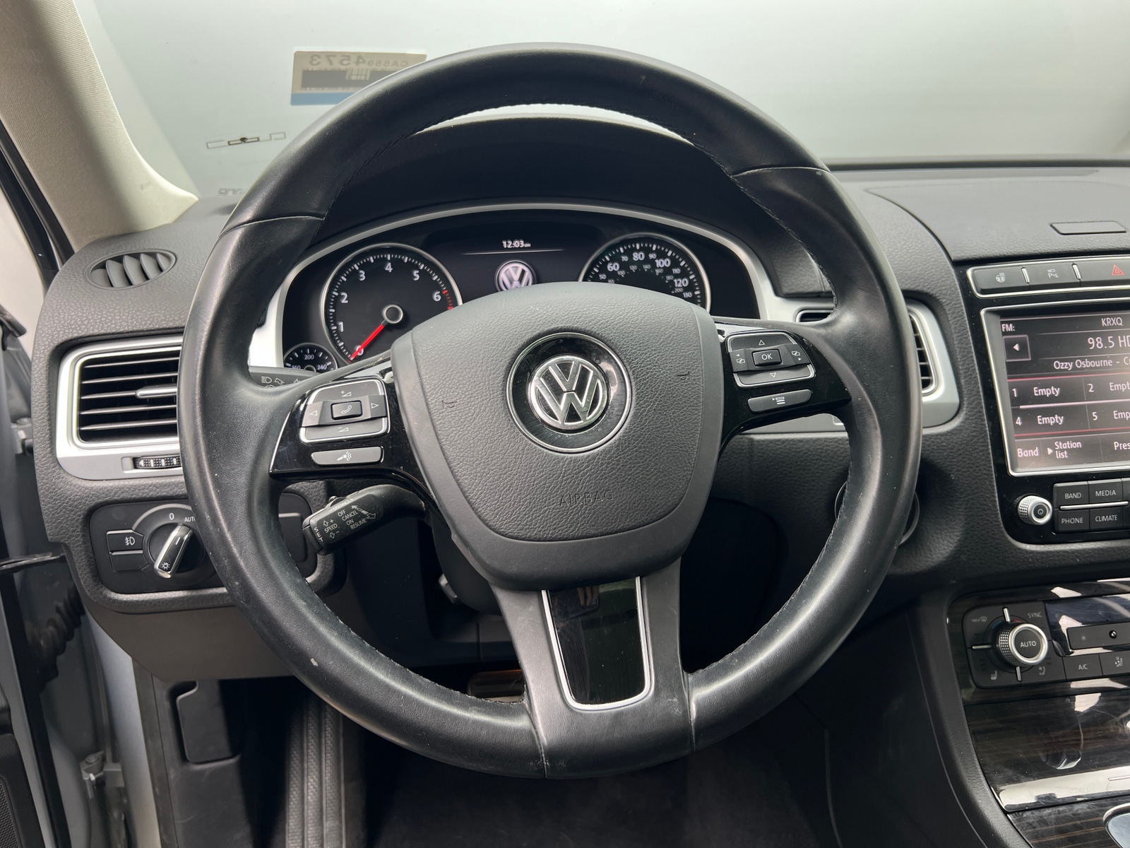 Thumbnail: 2017 Volkswagen Touareg - 4