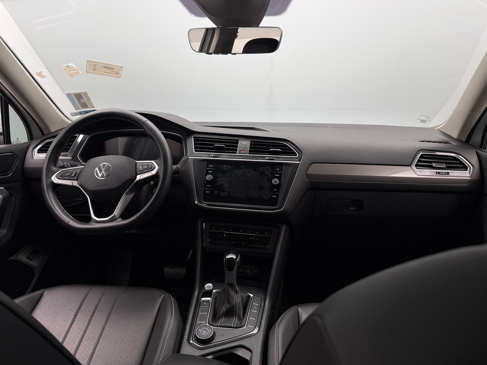 Thumbnail: 2024 Volkswagen Tiguan - 2