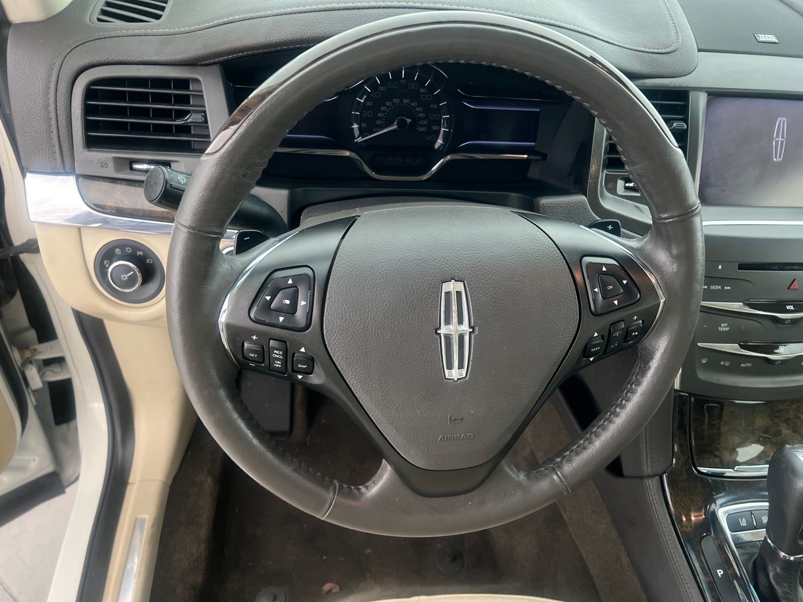 Thumbnail: 2013 Lincoln MKS - 4