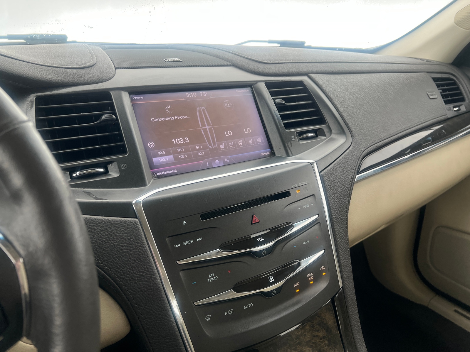 Thumbnail: 2013 Lincoln MKS - 3