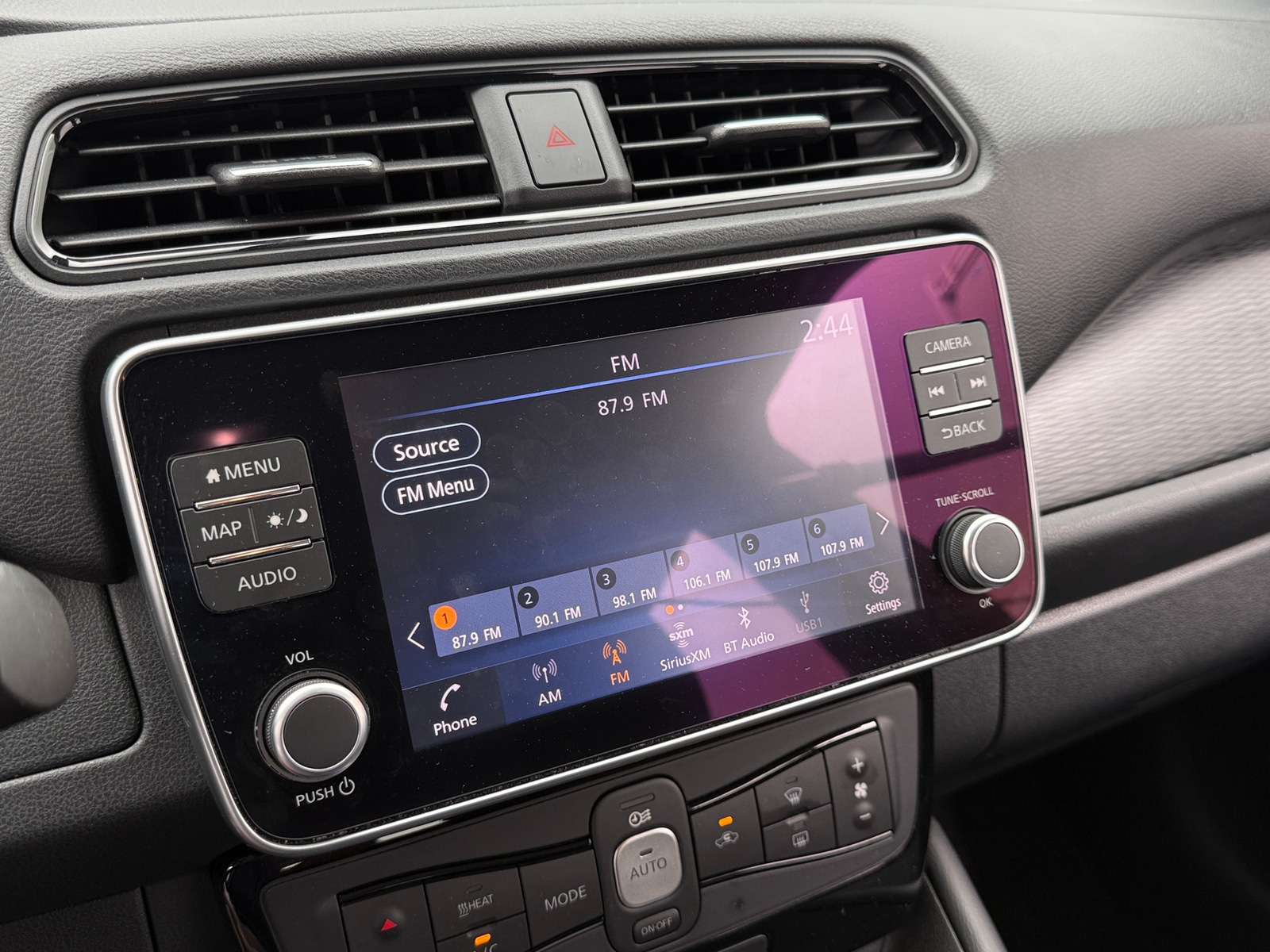 Thumbnail: 2023 Nissan Leaf - 4