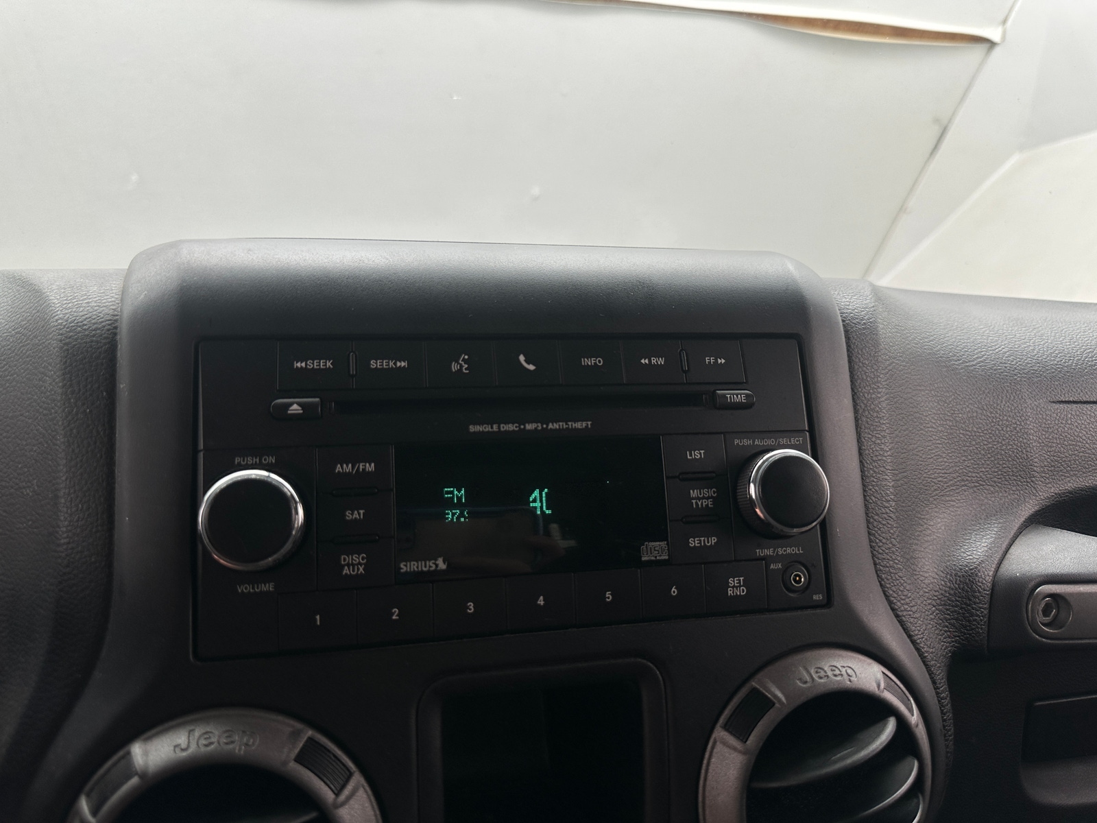 Thumbnail: 2015 Jeep Wrangler - 3