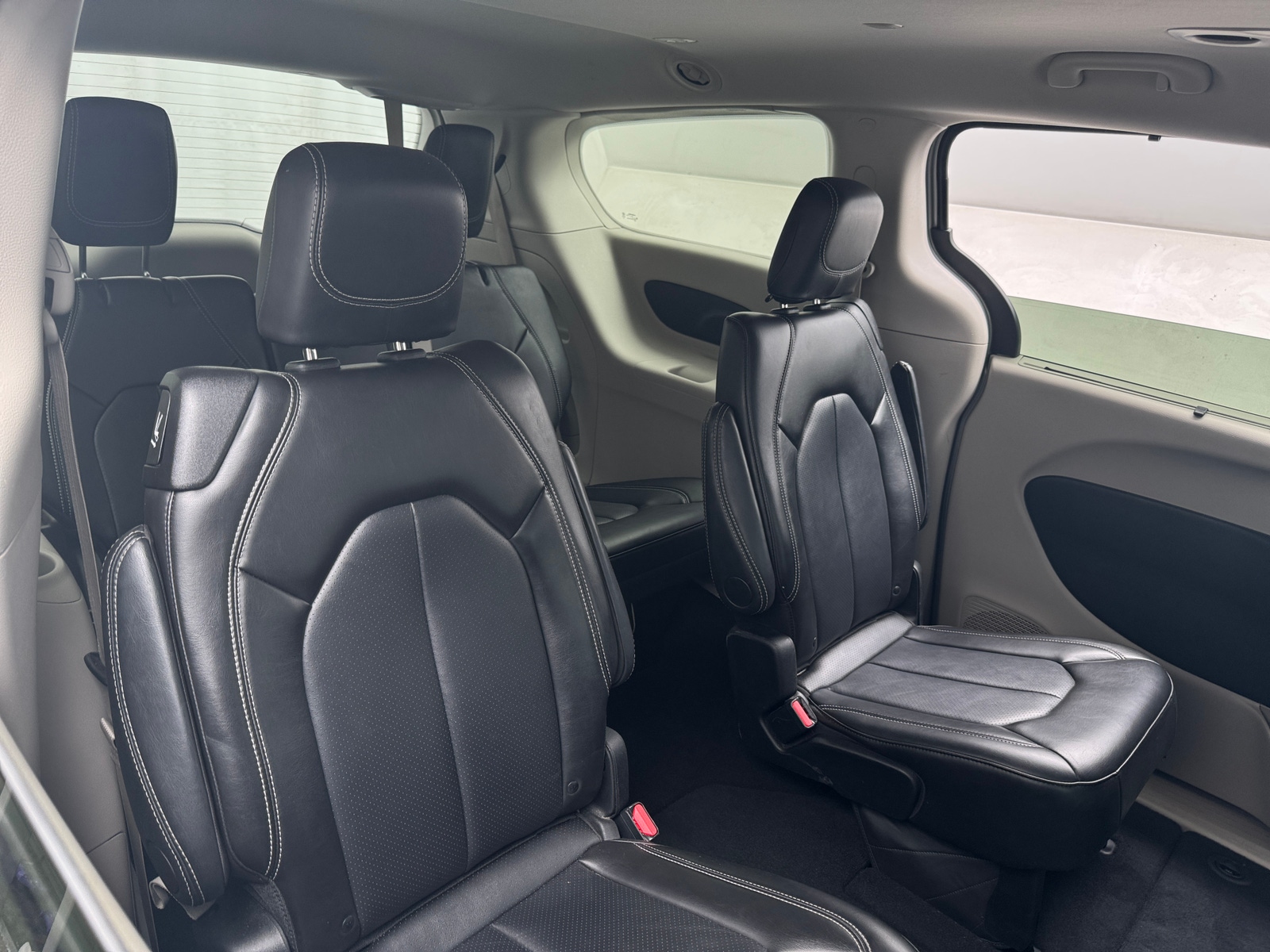 Thumbnail: 2024 Chrysler Pacifica - 5
