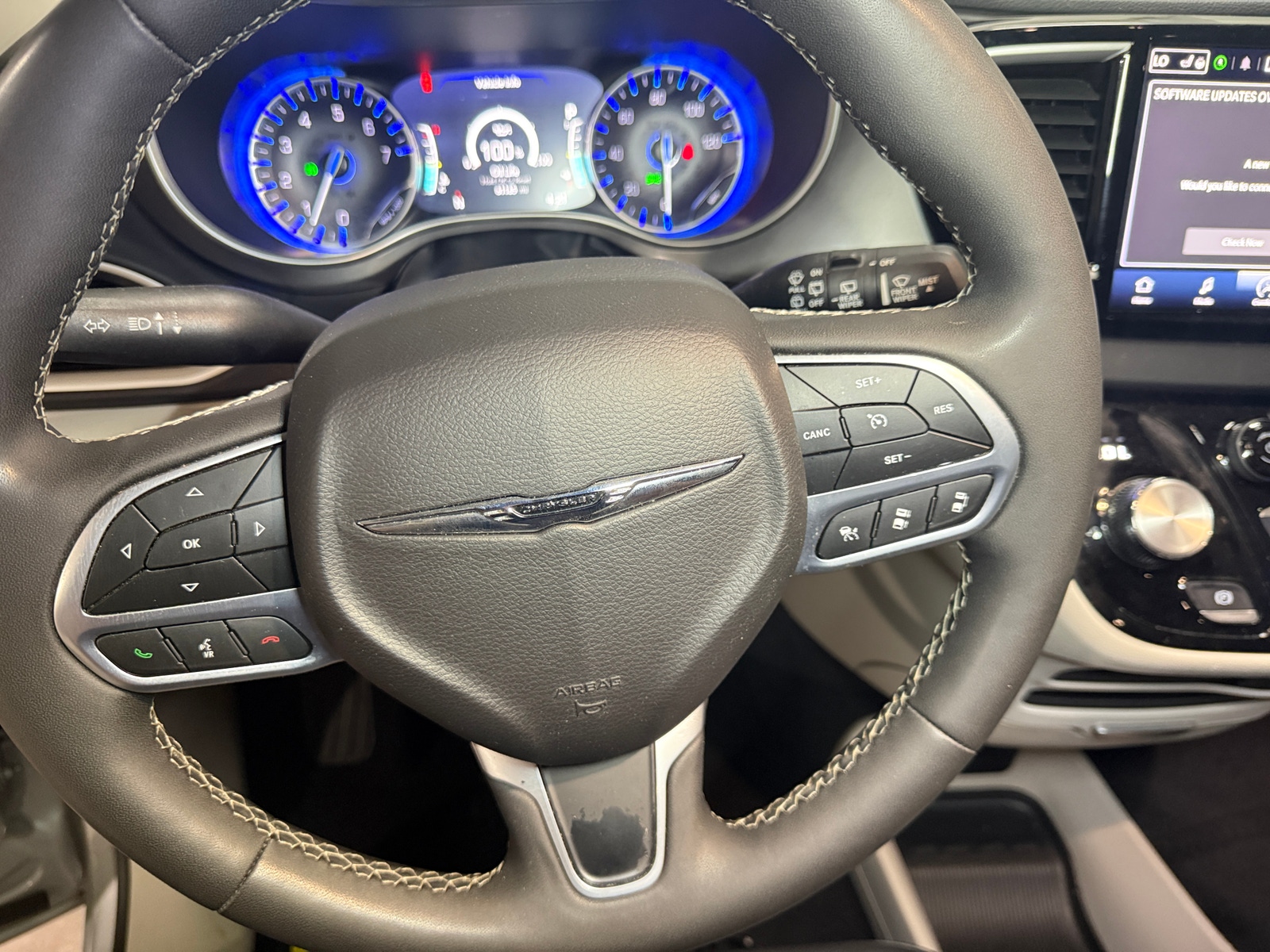 Thumbnail: 2024 Chrysler Pacifica - 4