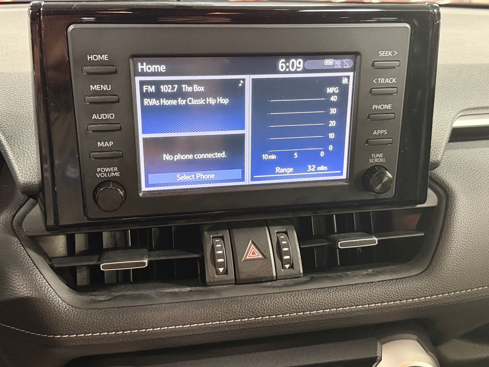 Thumbnail: 2019 Toyota RAV4 - 3