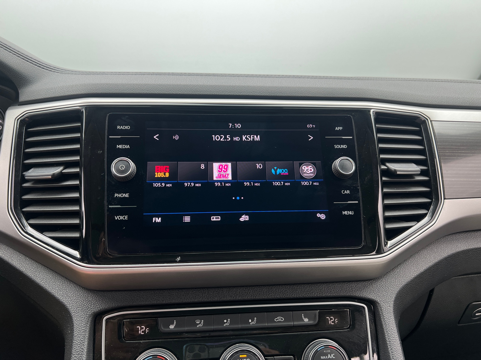 Thumbnail: 2018 Volkswagen Atlas - 3