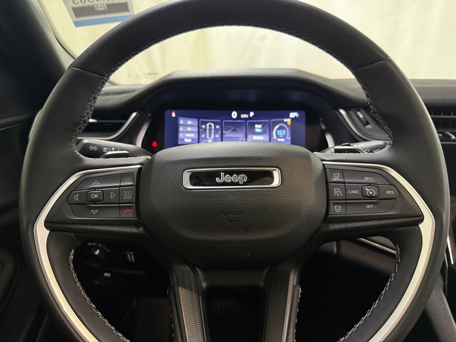 Thumbnail: 2024 Jeep Grand Cherokee - 4