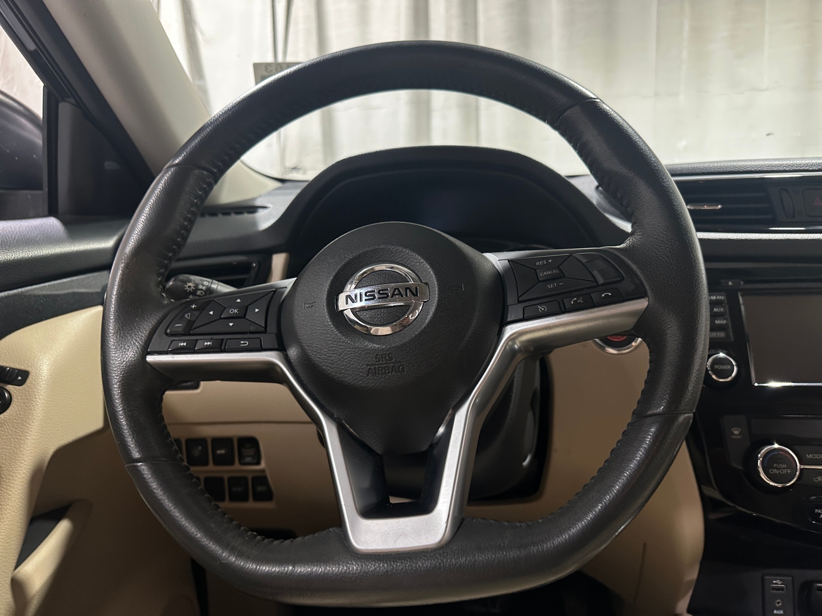 Thumbnail: 2017 Nissan Rogue - 5