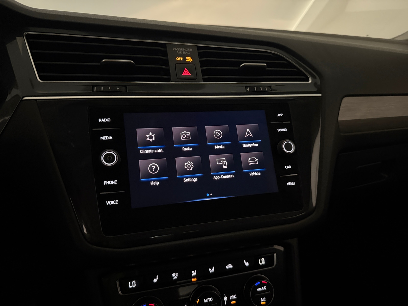 Thumbnail: 2021 Volkswagen Tiguan - 3
