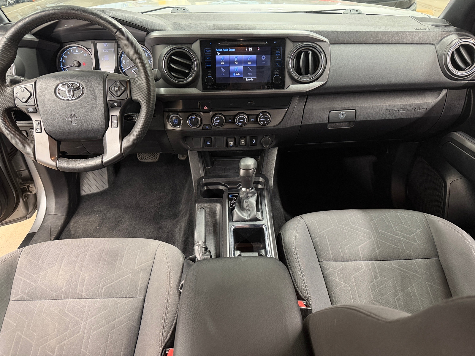Thumbnail: 2019 Toyota Tacoma - 3