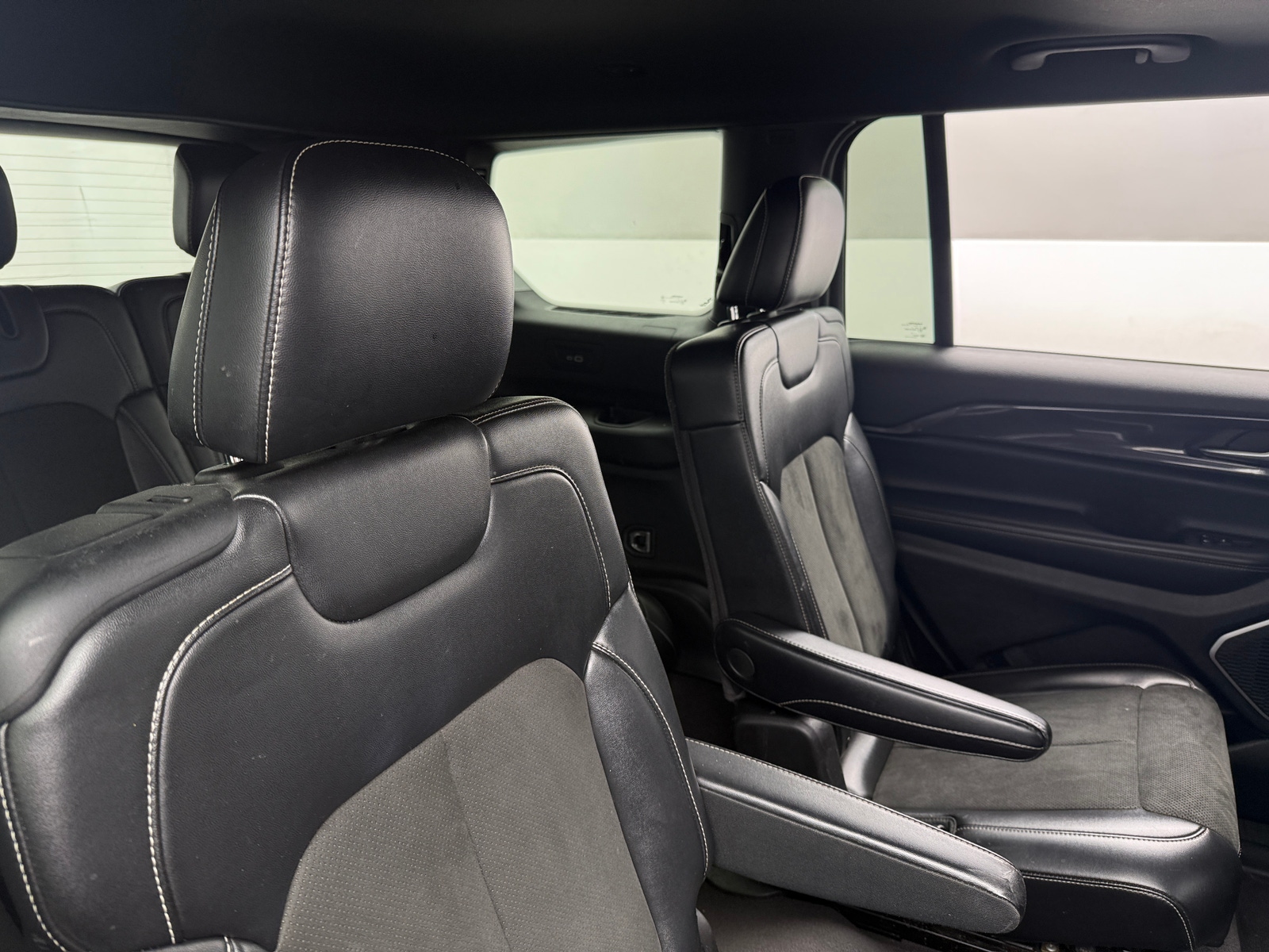 Thumbnail: 2021 Jeep Grand Cherokee L - 5