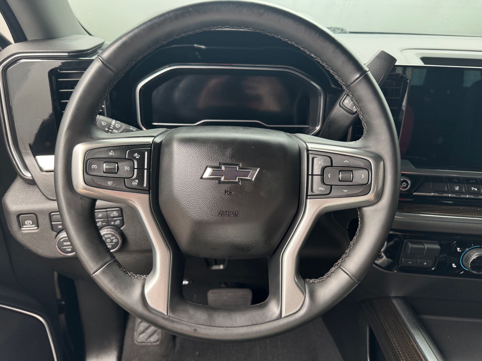 Thumbnail: 2024 Chevrolet Silverado 2500 - 4