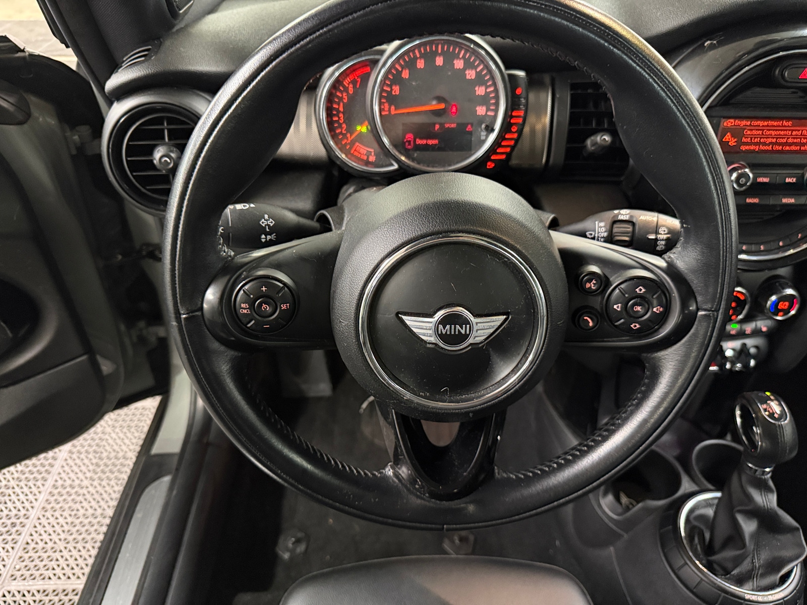 Thumbnail: 2016 MINI Cooper Hardtop - 5