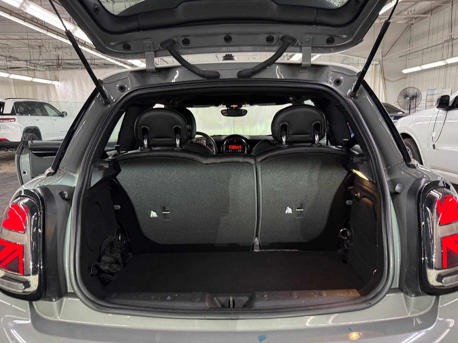 Thumbnail: 2016 MINI Cooper Hardtop - 7