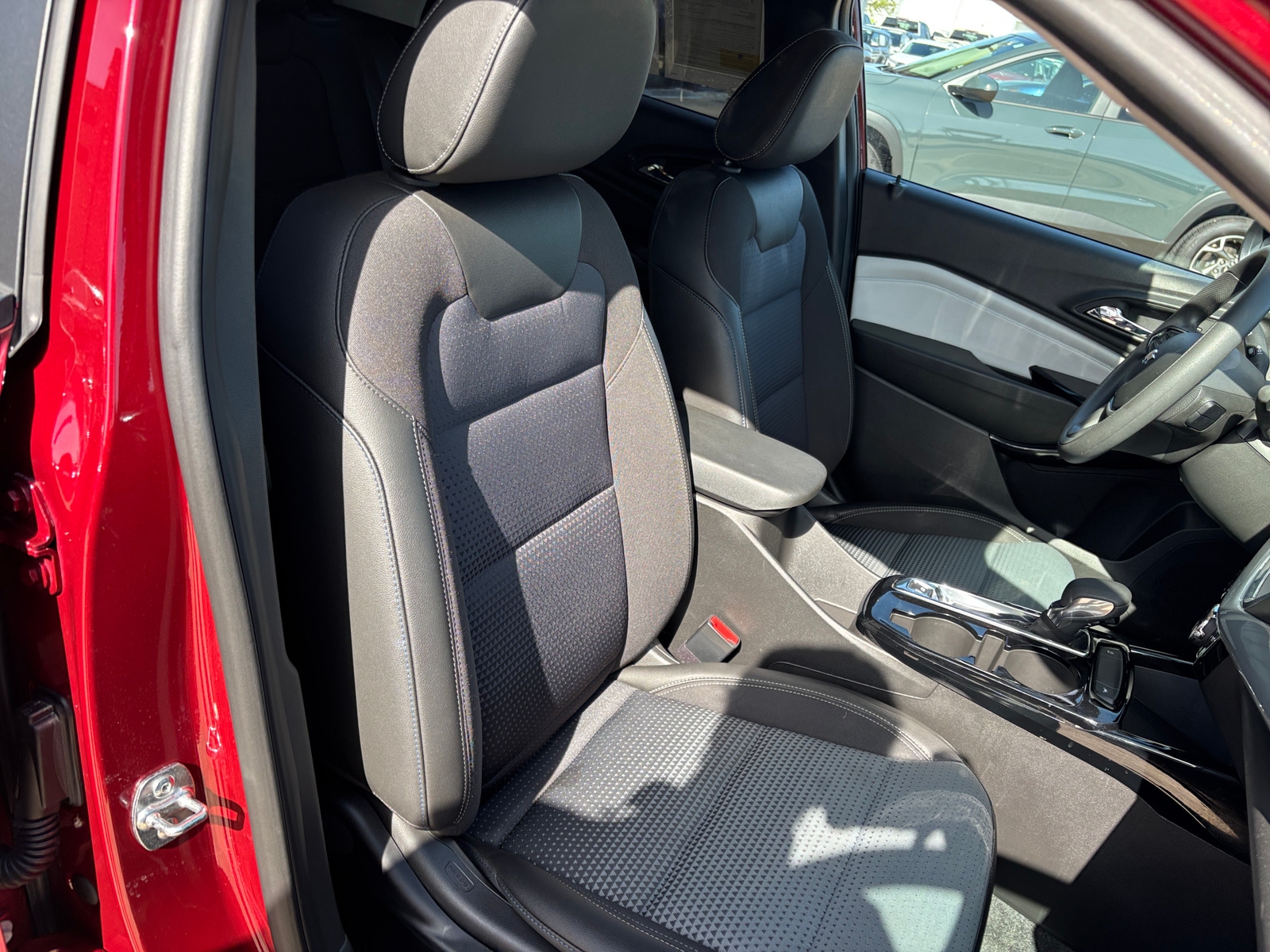 Thumbnail: 2025 Chevrolet Trax - 2