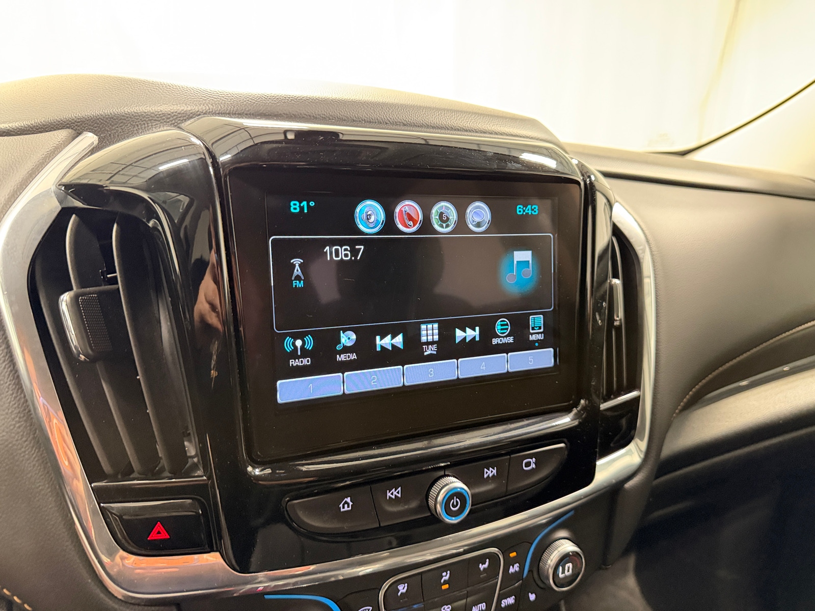Thumbnail: 2018 Chevrolet Traverse - 4