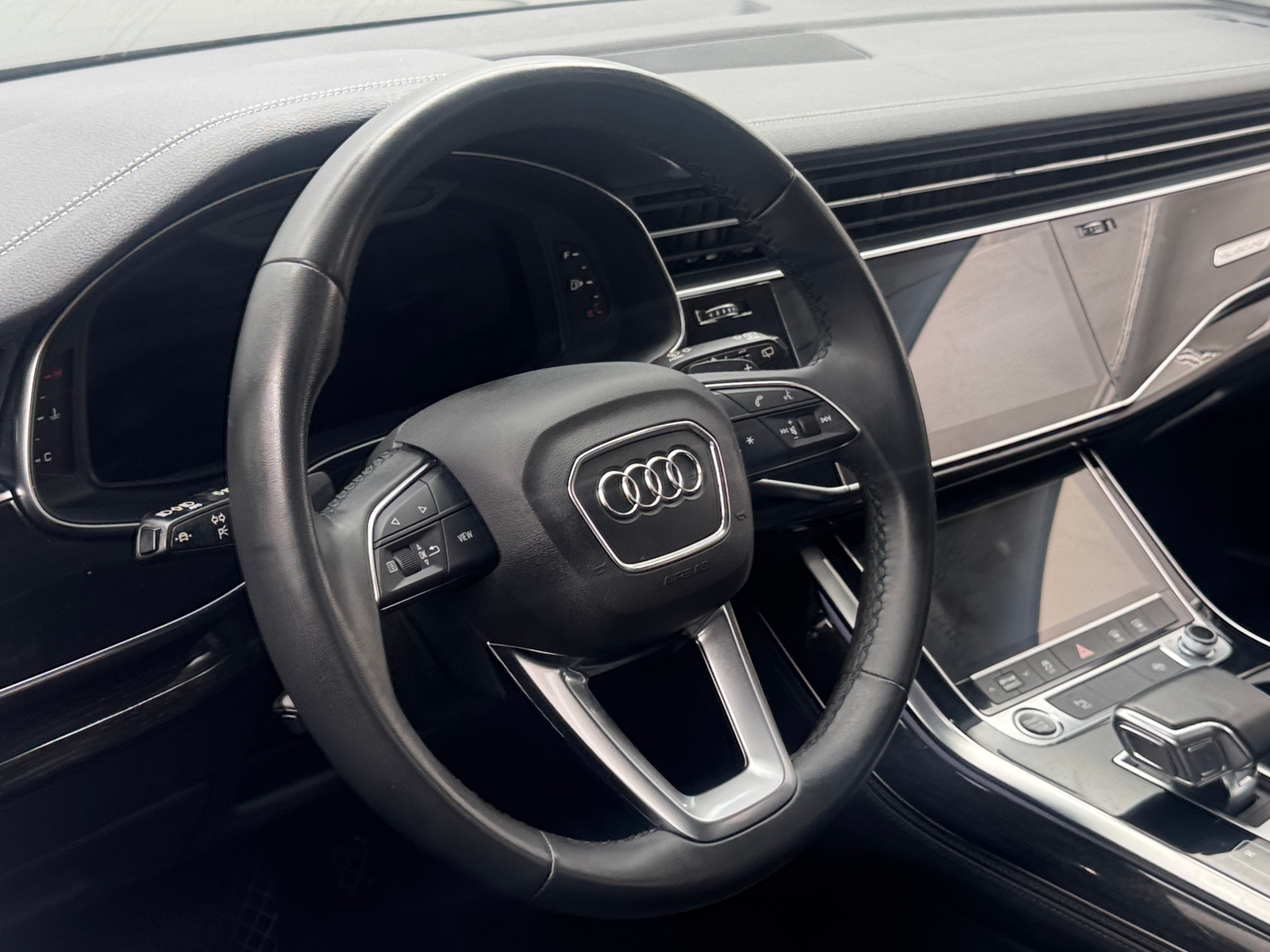 Thumbnail: 2023 Audi Q7 - 4