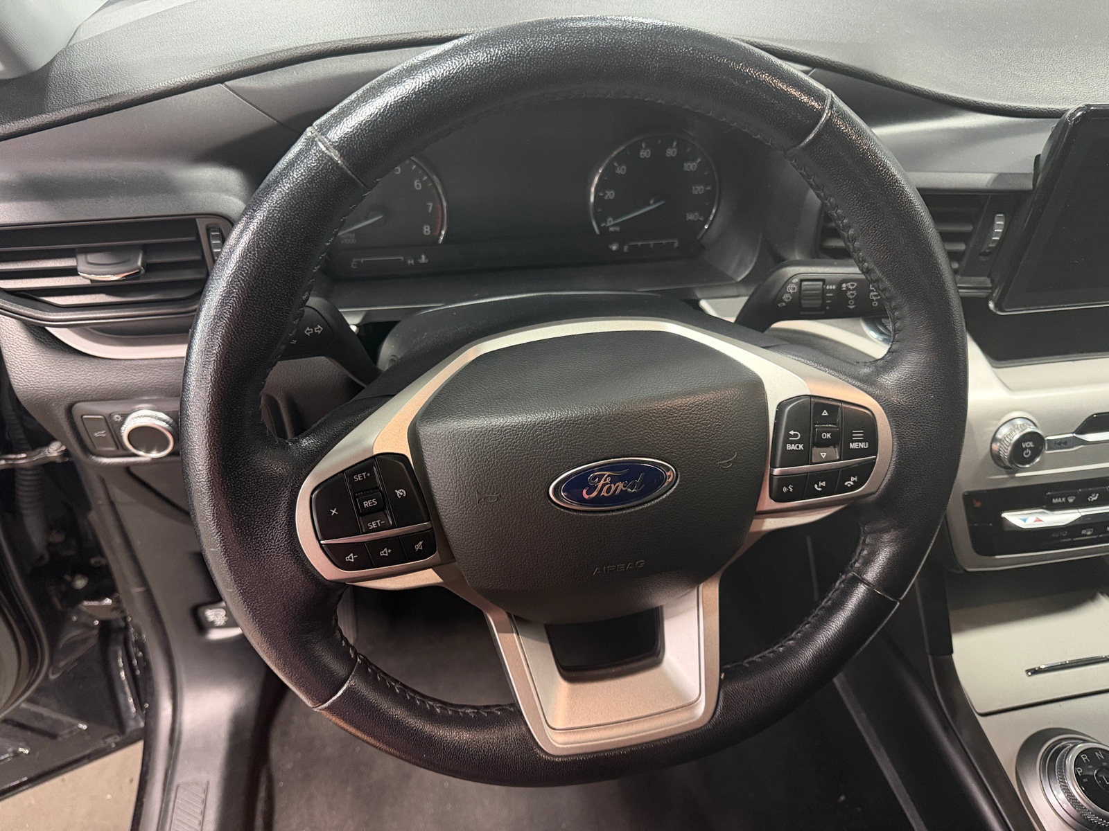 Thumbnail: 2022 Ford Explorer - 5
