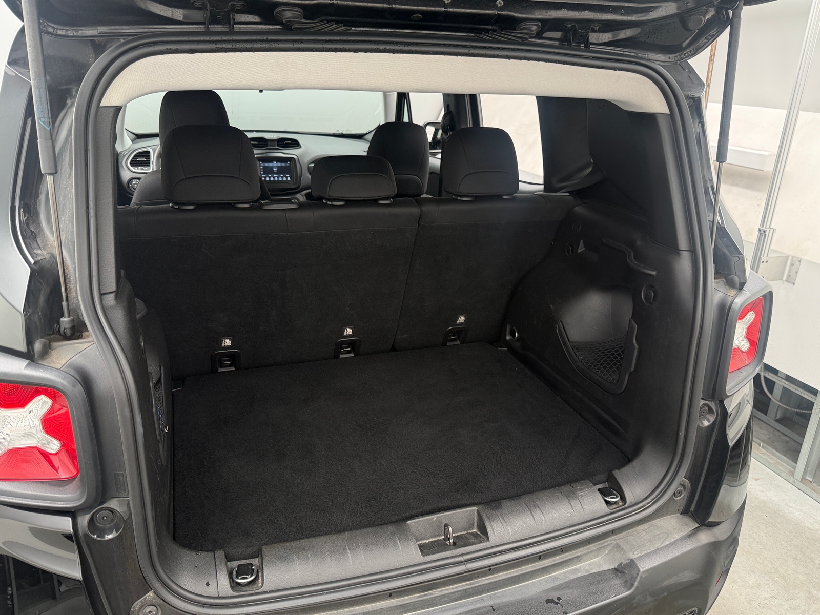 Thumbnail: 2019 Jeep Renegade - 7