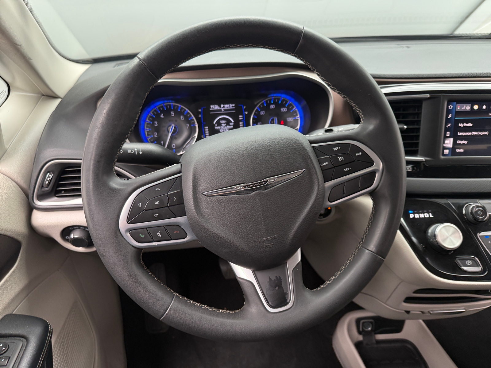 Thumbnail: 2023 Chrysler Voyager - 5
