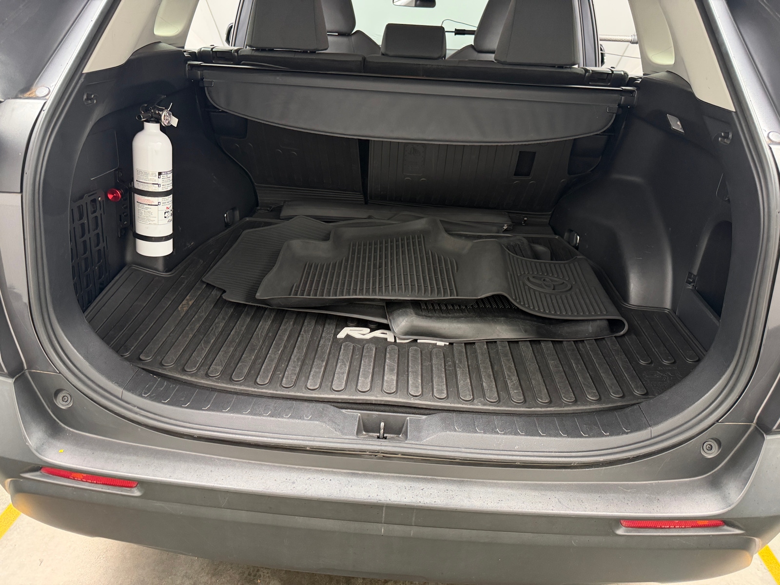 Thumbnail: 2019 Toyota RAV4 - 7
