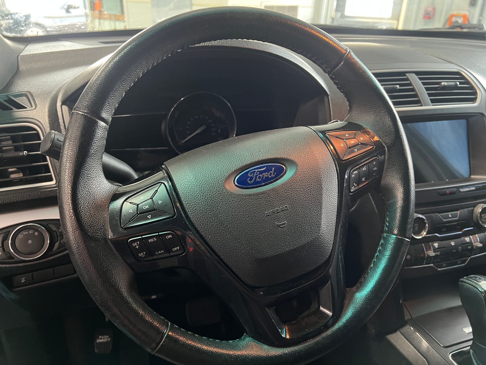 Thumbnail: 2017 Ford Explorer - 5