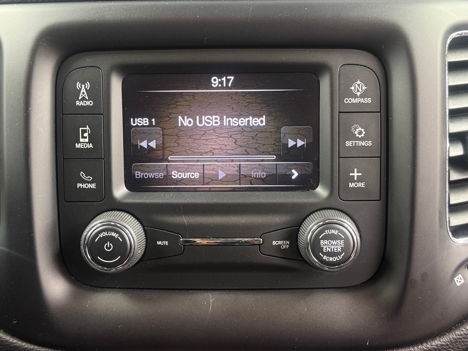 Thumbnail: 2018 Jeep Compass - 4