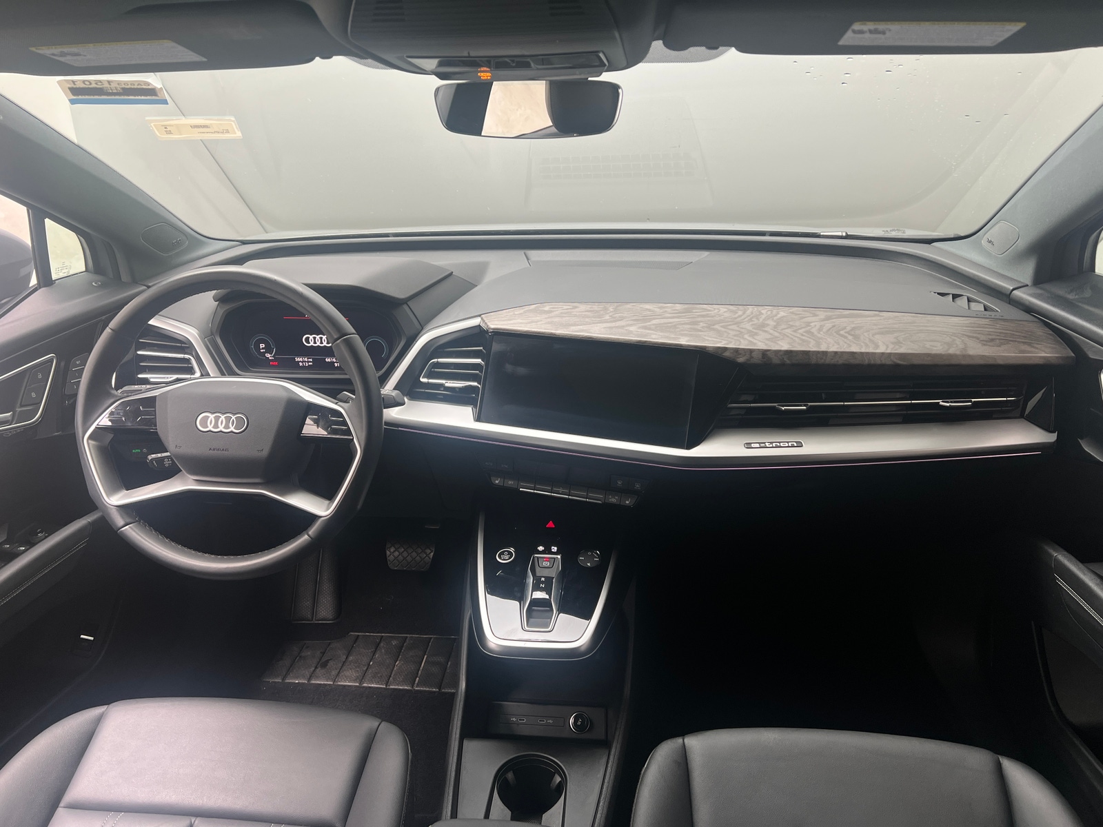 Thumbnail: 2023 Audi Q4 e-tron - 2